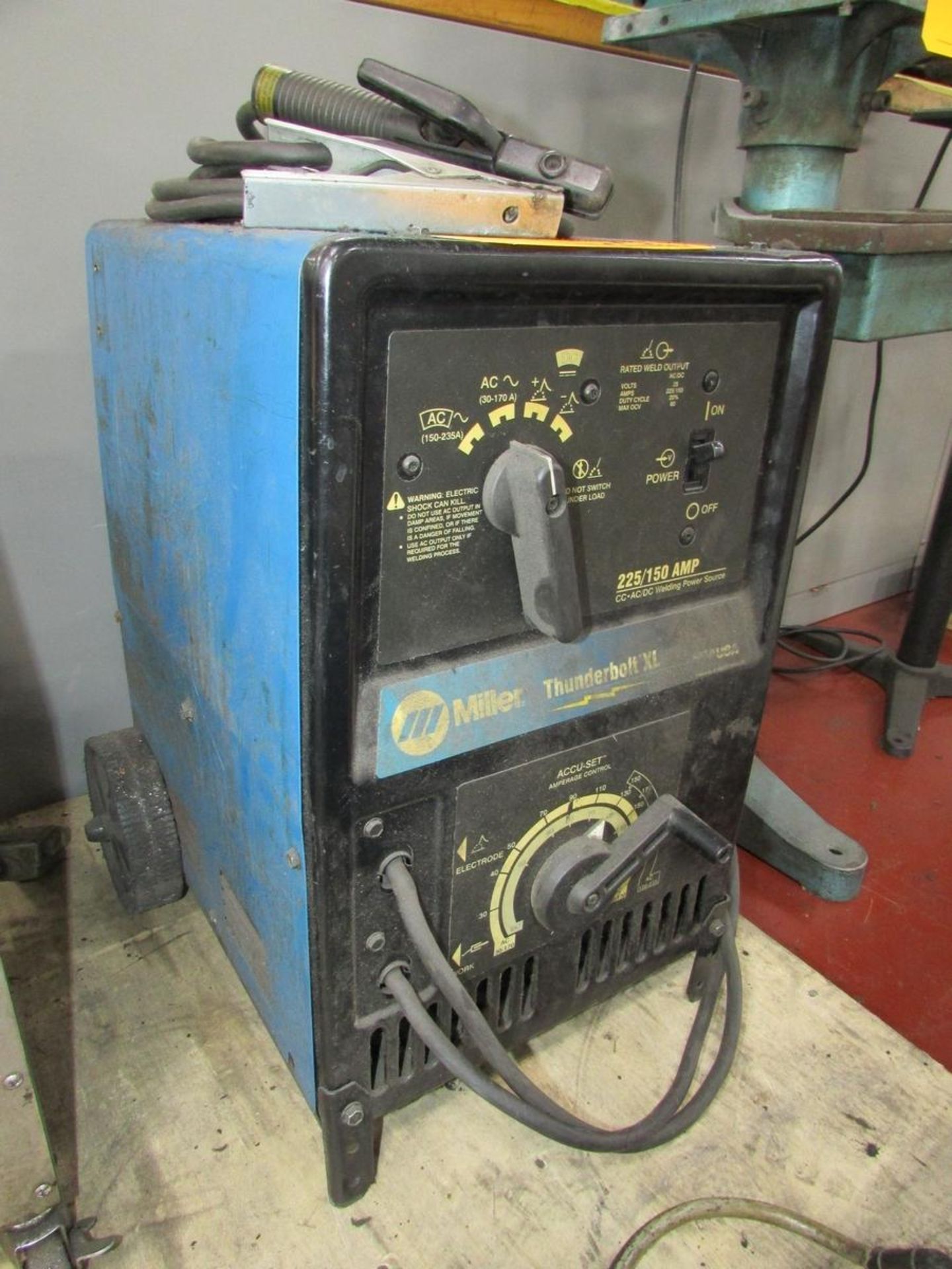 Miller Thunderbolt XL 225/150A CC AC/DC Welding Power Source