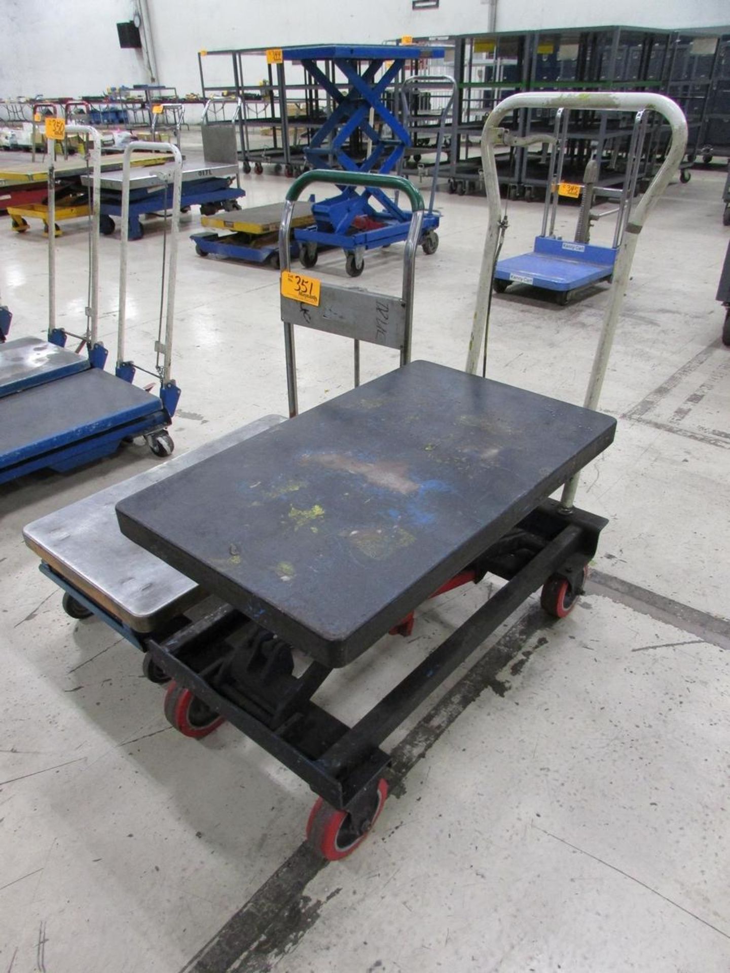 (2) Manual Hydraulic Scissor Lift Carts - Image 2 of 3