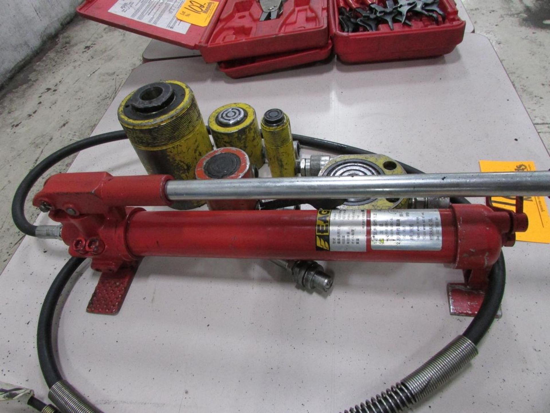 Eagle K-06S Manual Hydraulic Pump - Image 2 of 4