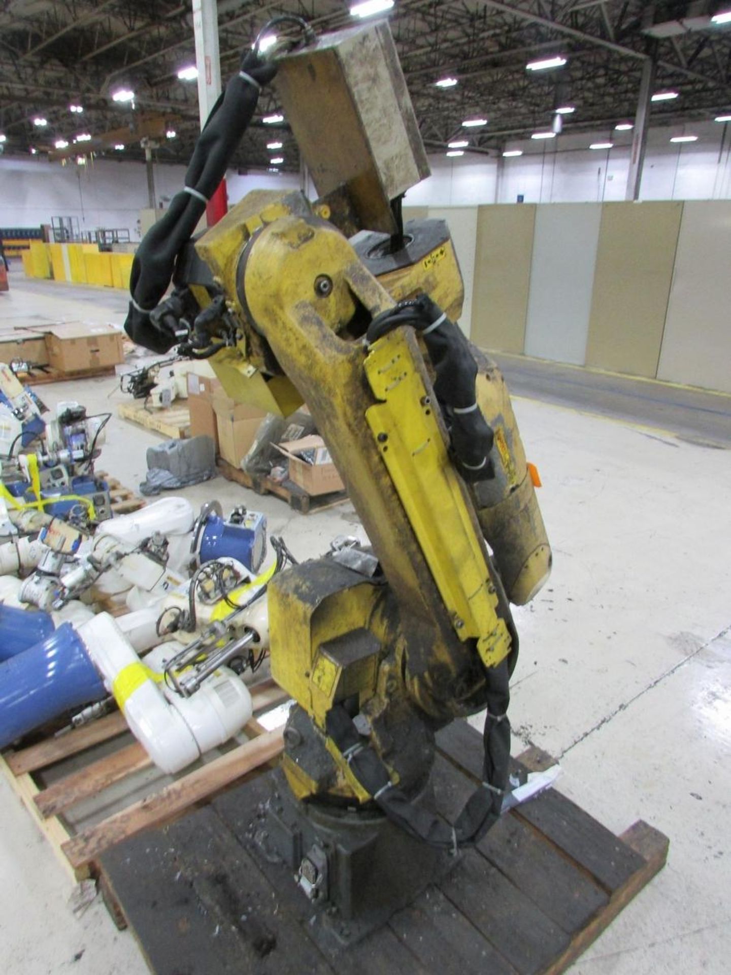 2009 Fanuc M-20iA Industrial Robot - Image 4 of 5