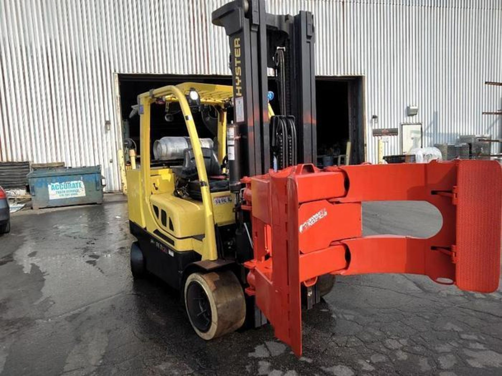 12,000 POUND HYSTER FORKLIFT MODEL S120FTPRS TRIPLE STAGE ROLL CLAMP TRUCK - Image 2 of 7