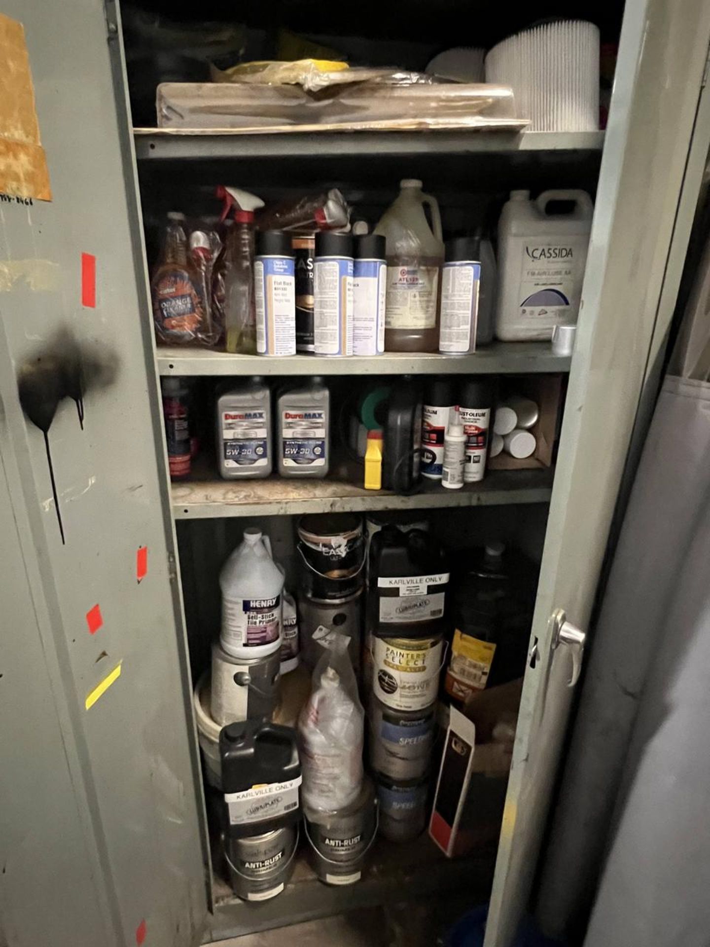 CABINET WITH CONTENTS OF OIL AND CLEANING MATERIAL