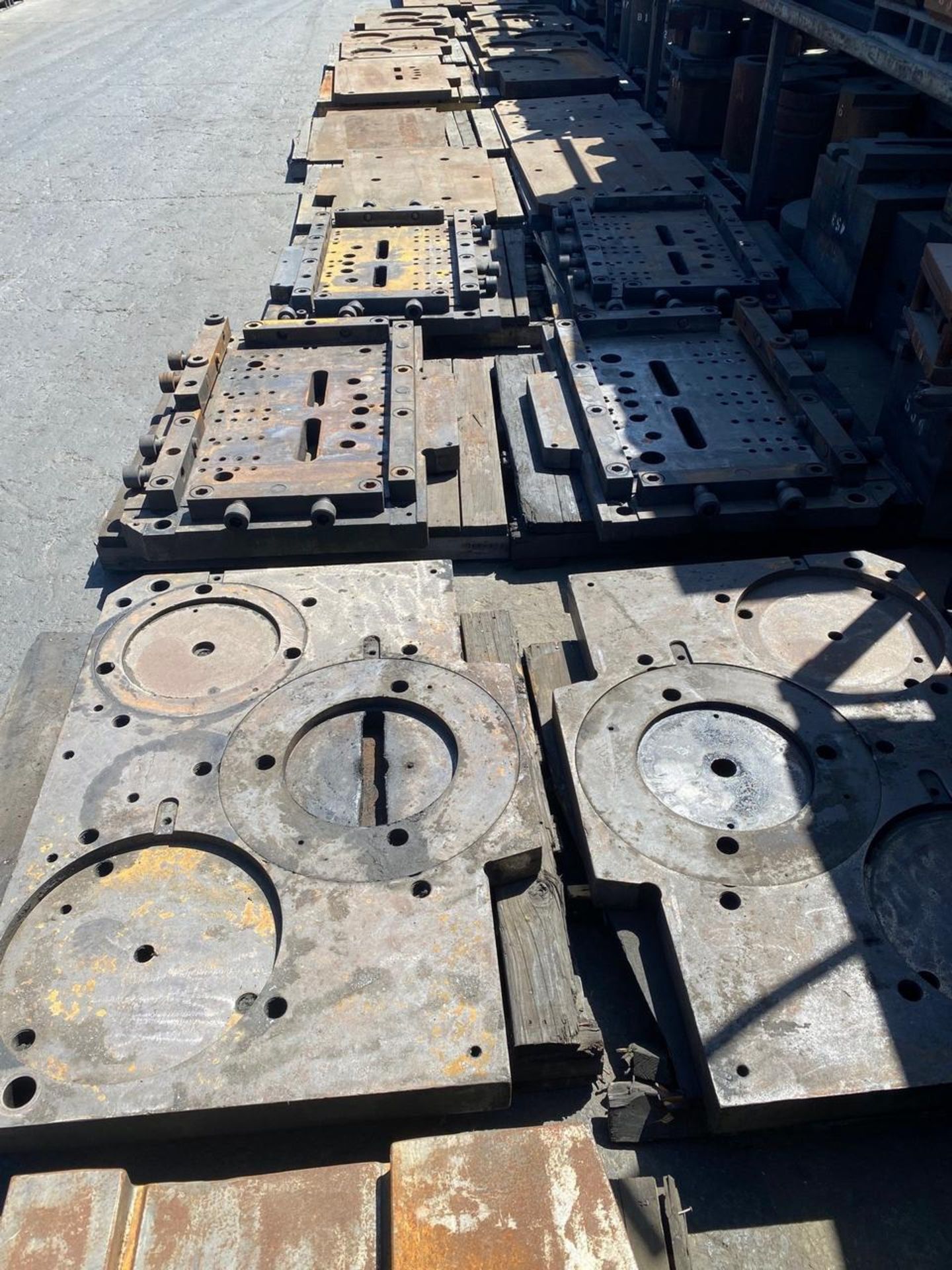 Round & Rectangle Plates for 4,000-Ton Bolster