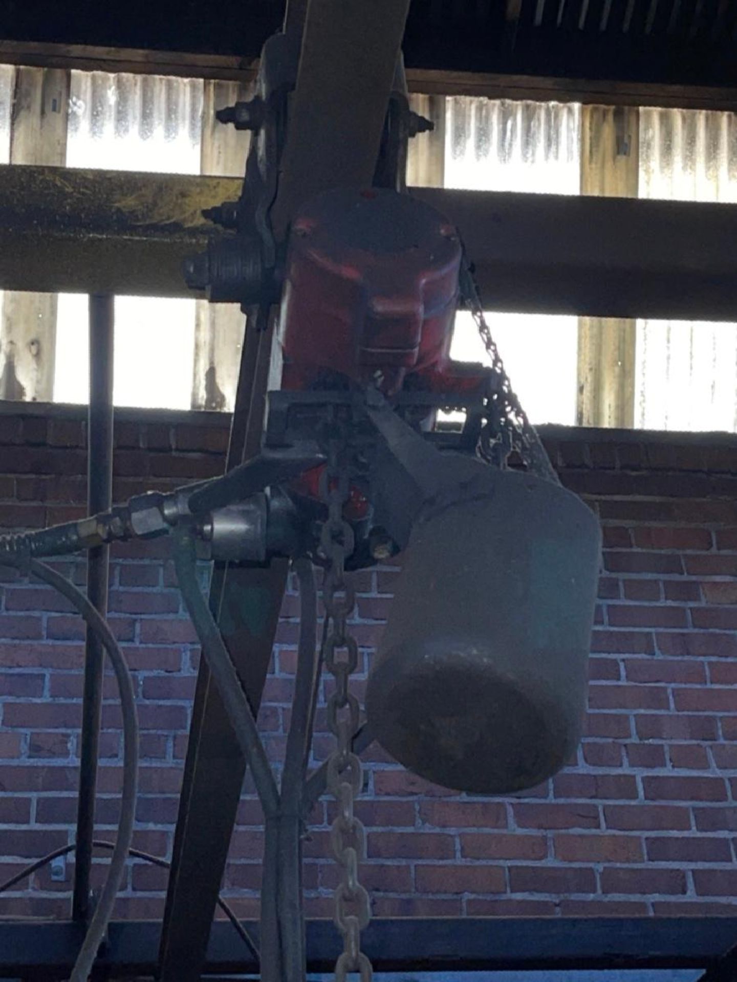 1/2-Ton Pneumatic Chain Hoists - Image 3 of 7