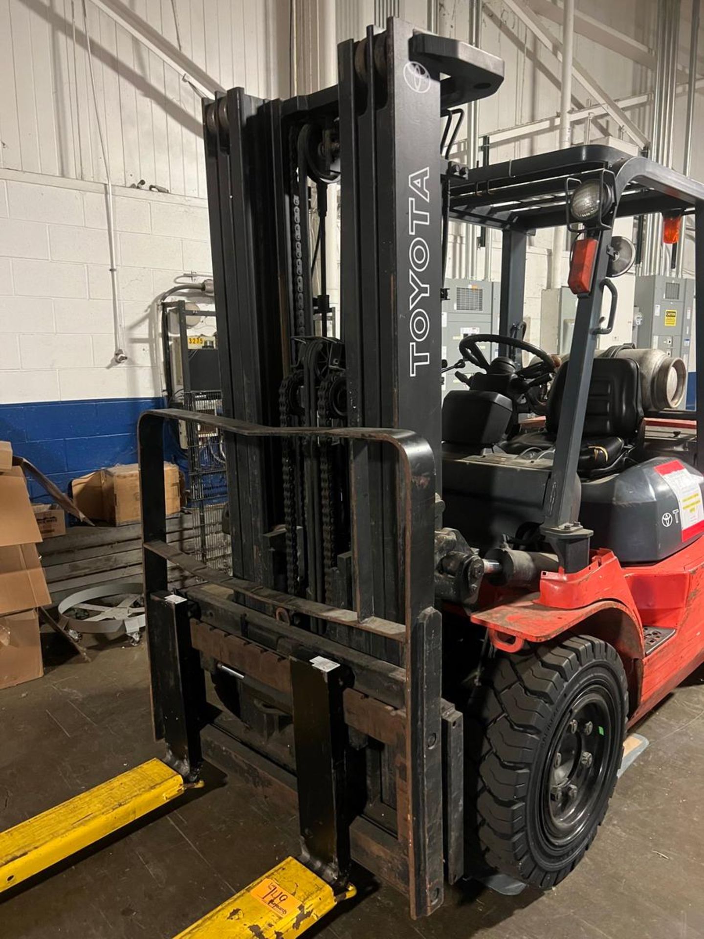 2011 Toyota 7FGU35 7,000 LB Capacity LP Type Forklift Truck - Image 5 of 9