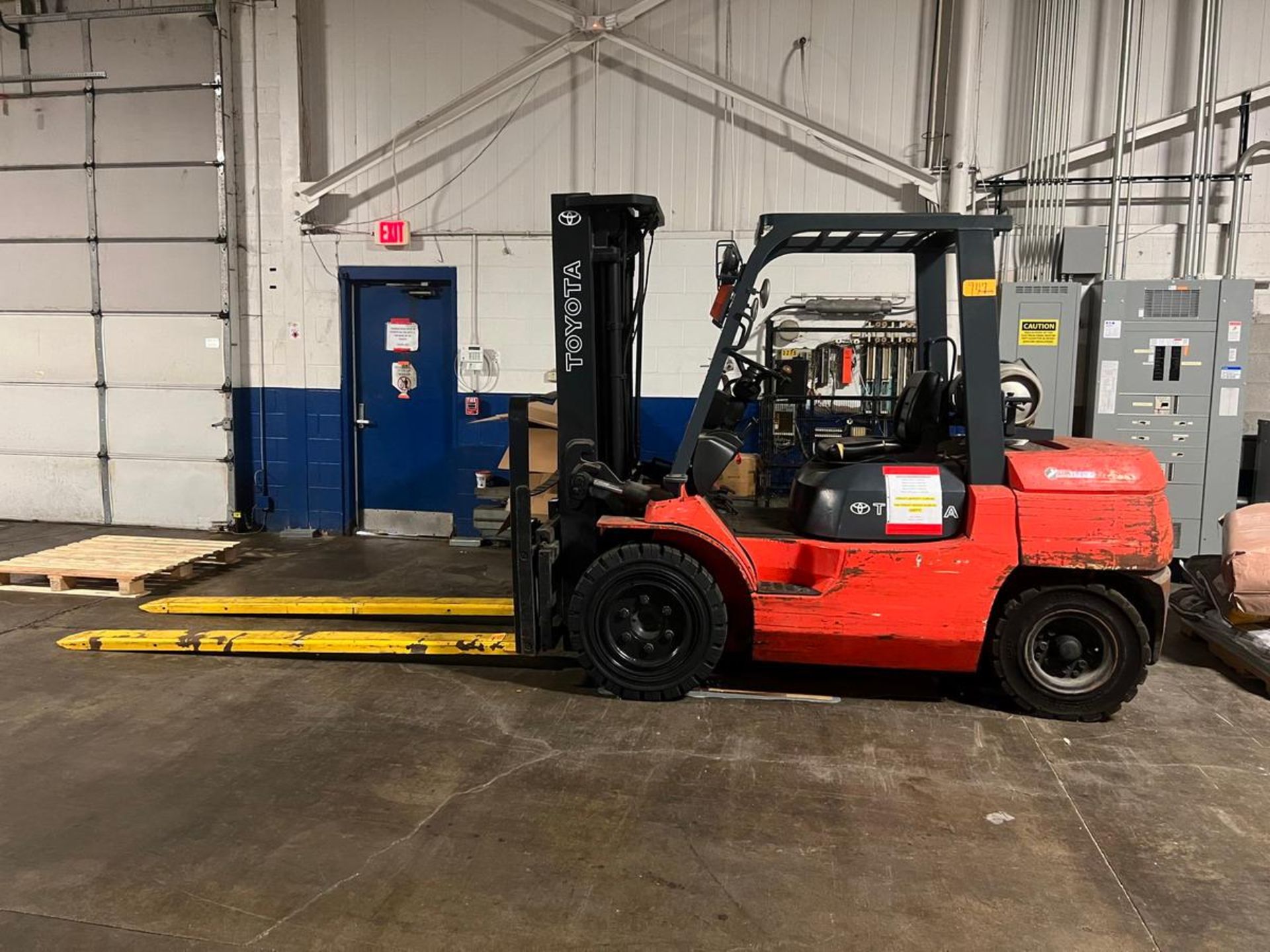 2011 Toyota 7FGU35 7,000 LB Capacity LP Type Forklift Truck