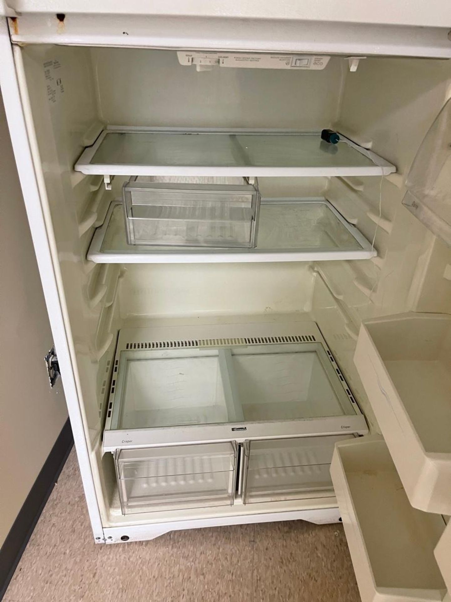 UL Refrigerator - Image 3 of 4