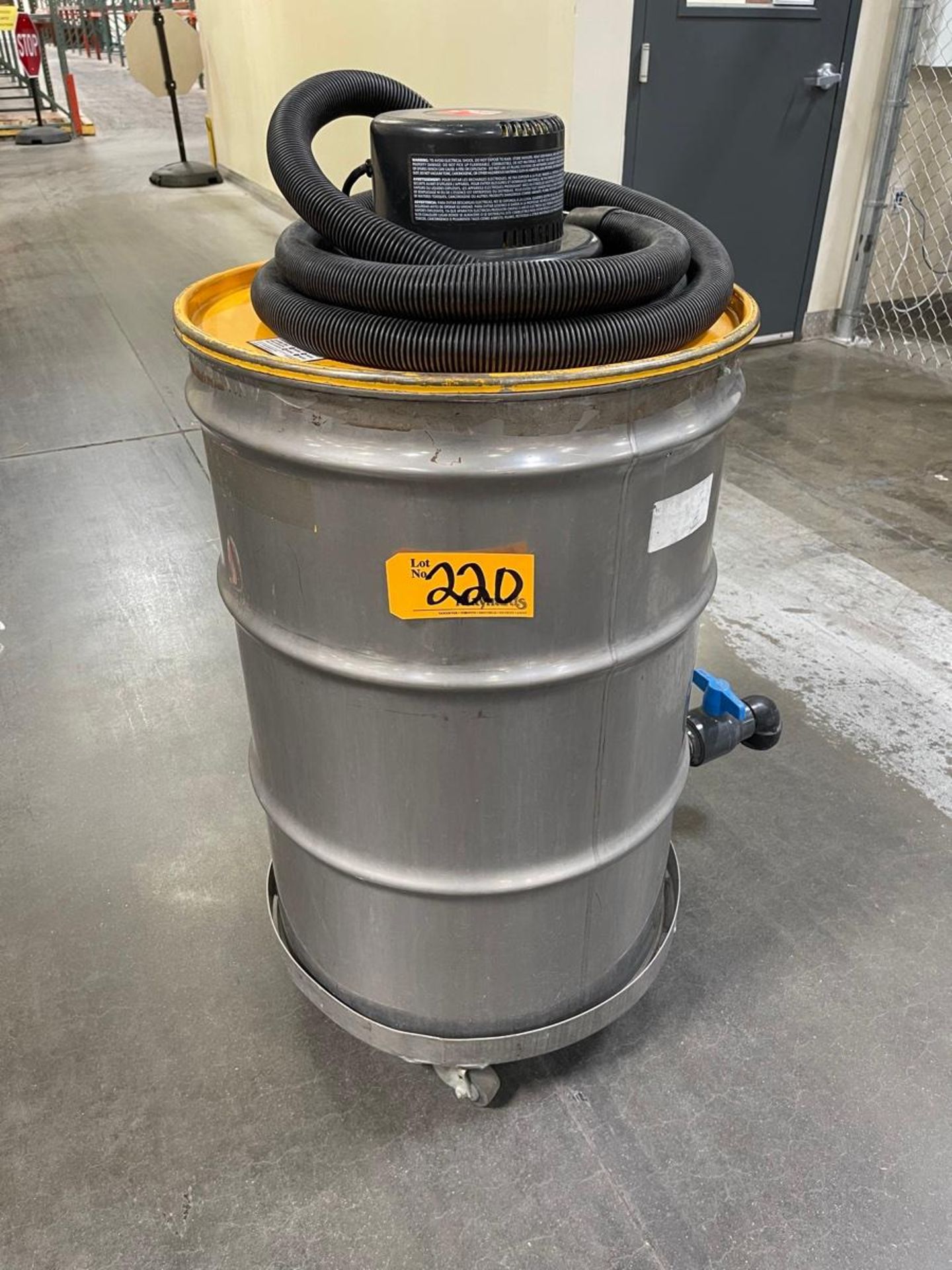 Uline 970C Rolling Industrial Shop-Vac