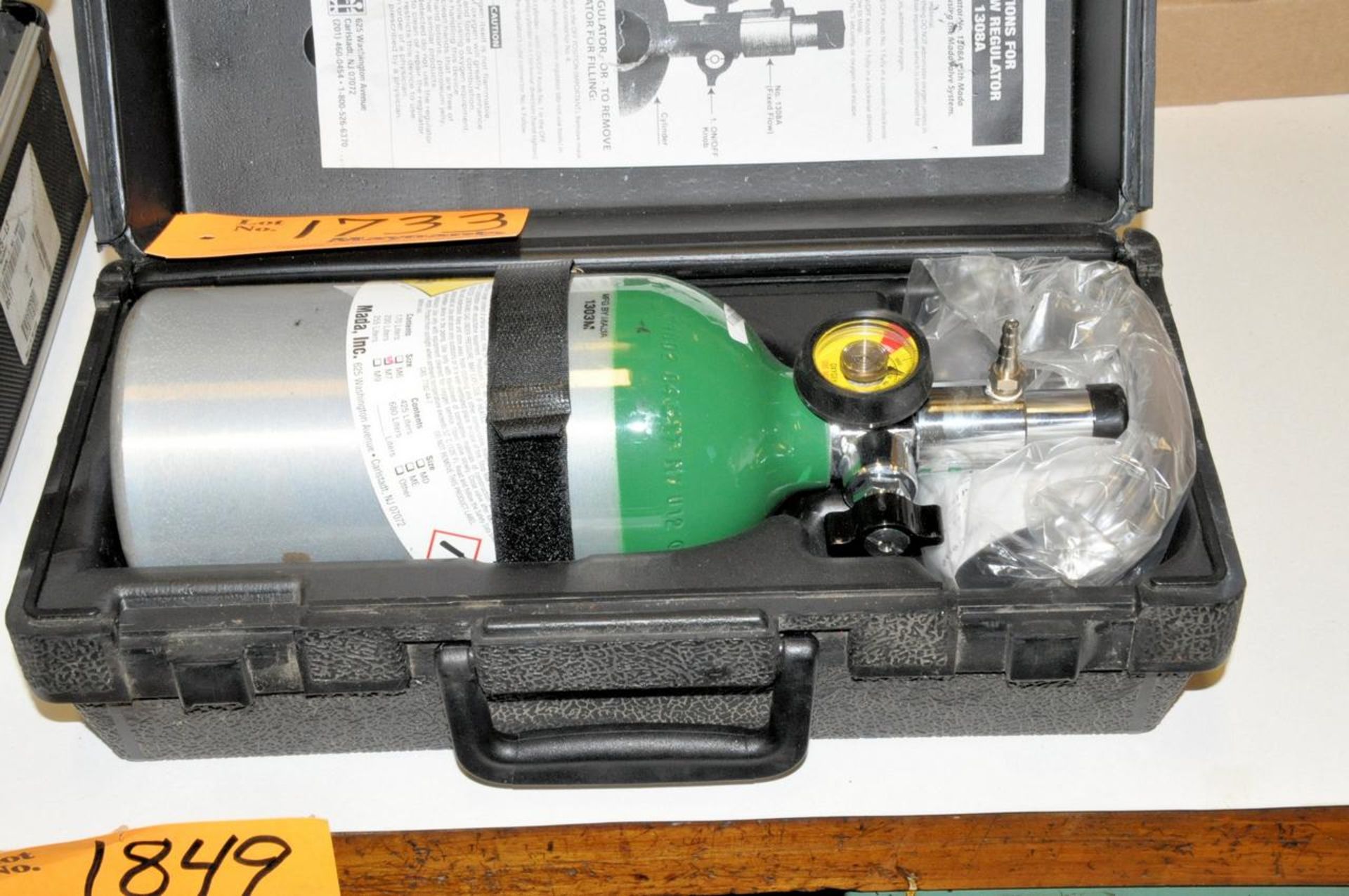 Mada Portable Oxygen Tank with Regulator and Case