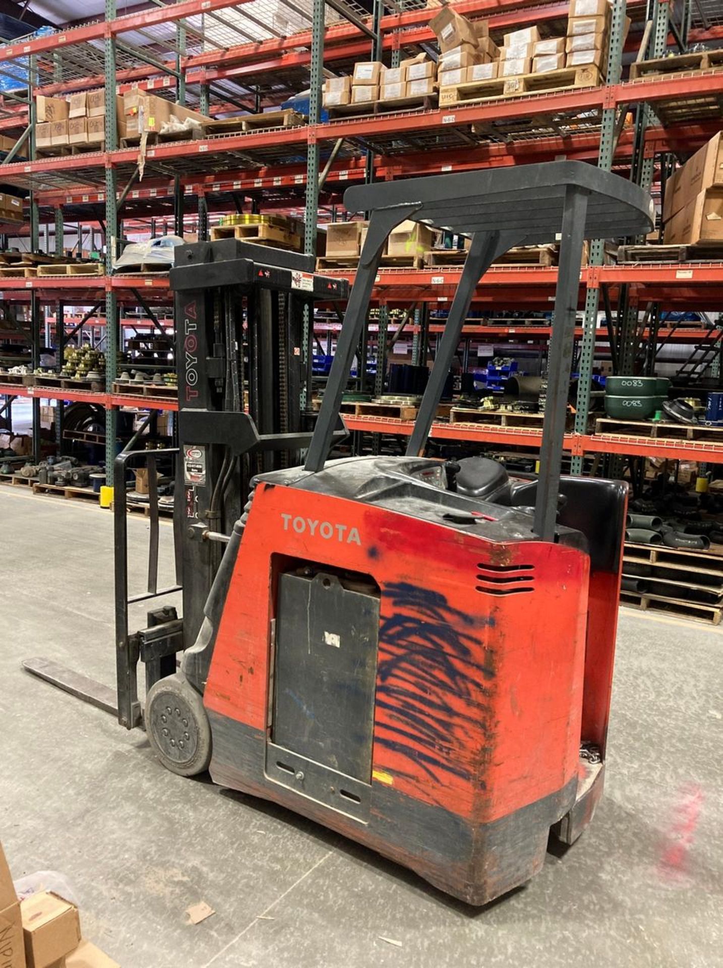 Toyota 7BNCU15 3,000-Lb Capacity Electric Forklift - Image 6 of 6