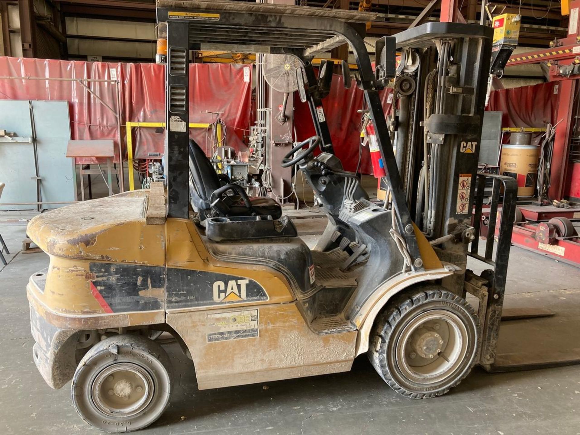 { Choice of lots: 195 } 2013 Caterpillar 2DP6000 Diesel Forklift 6,000 ...