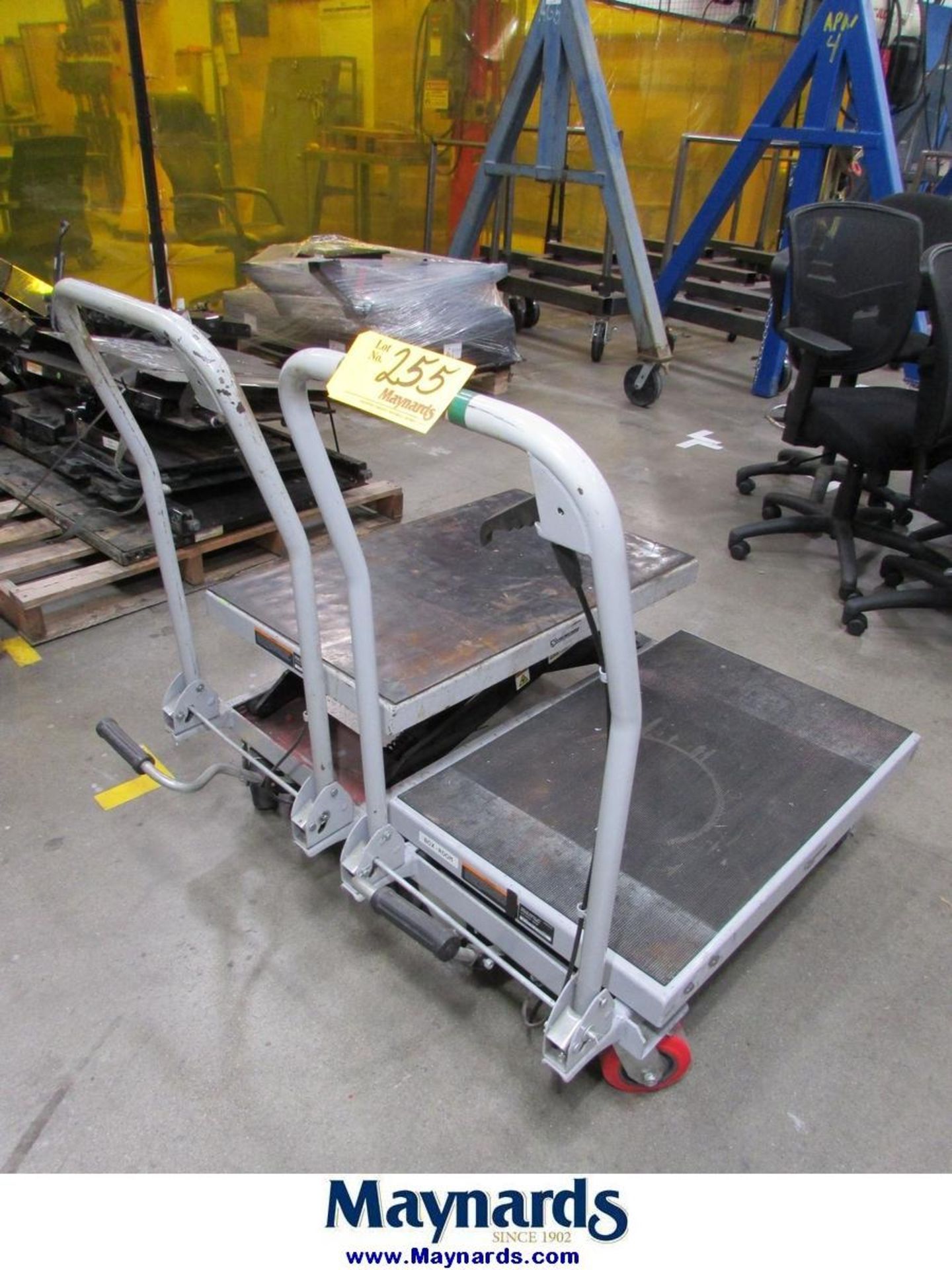 Strongway 57750 (2) 1,000 Lb. Rapid Lift Hydraulic Lift Carts - Image 2 of 4