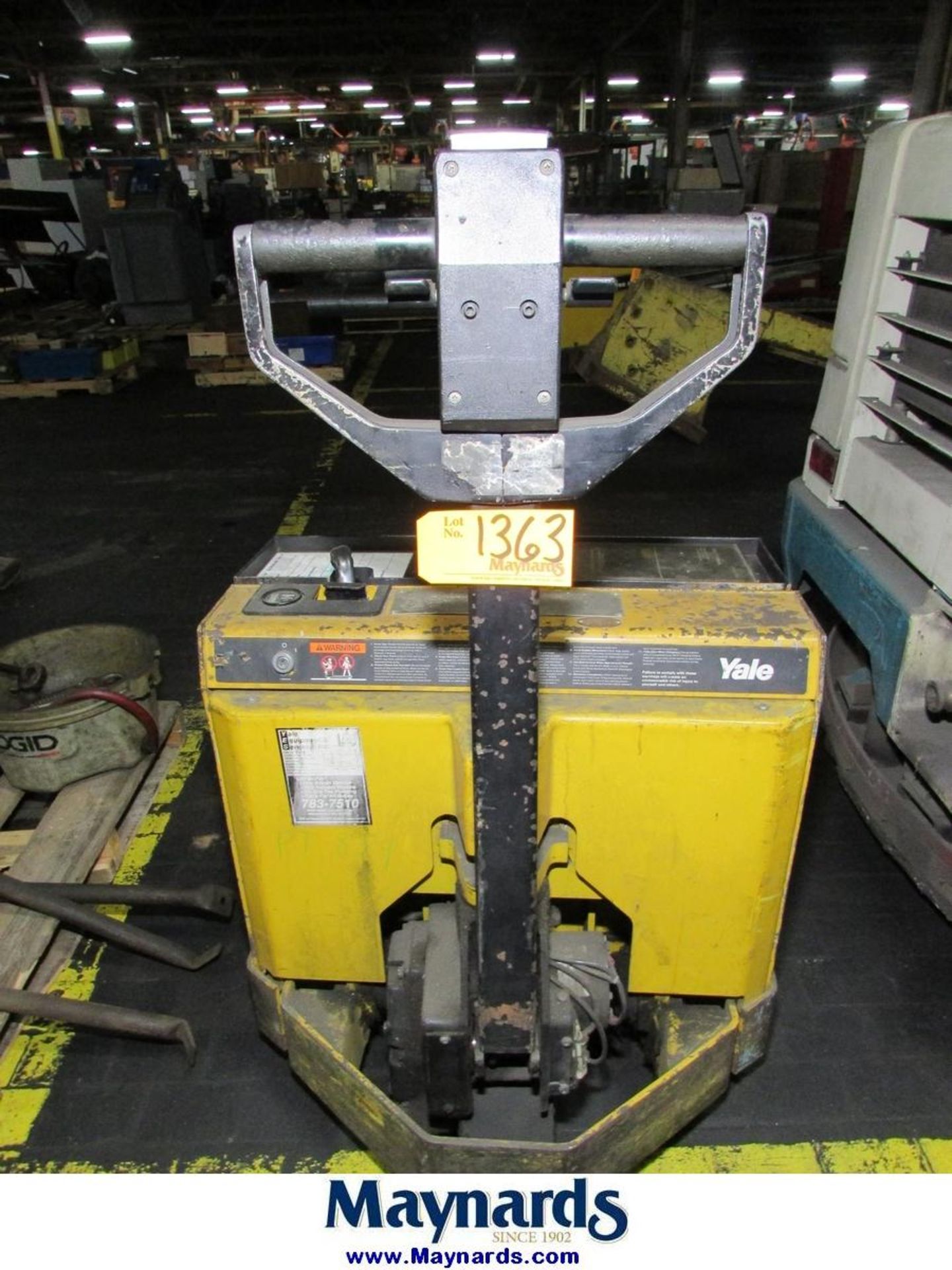 Yale MPB040ACN24C20.848 4,000Lb. 24V Electric Pallet Jack - Image 2 of 5