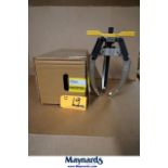 Enerpac LGM313 13 Ton 3 Jaw Mechanical Lock Grip Puller