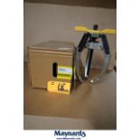 Enerpac LGM313 13 Ton 3 Jaw Mechanical Lock Grip Puller