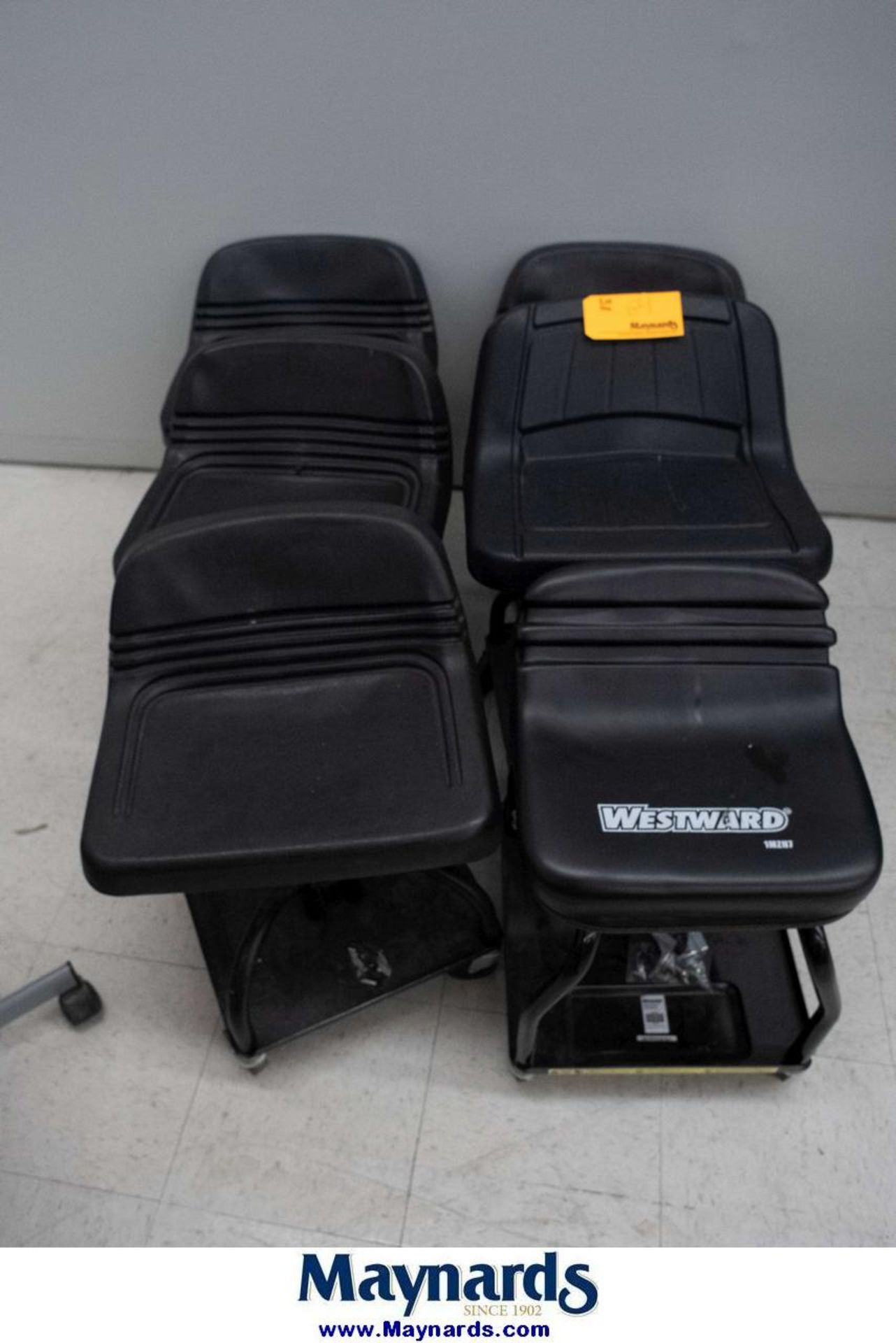 WESTWARD 1MZH7 Creeper Seats - Image 2 of 9