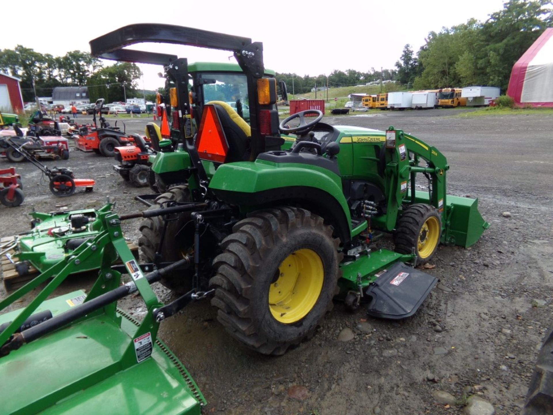 JD 2032R 4 WD Compact Tractor with Loader, Hydro, R4 Tires, 60'' Belly Mower, S/N 120793 ( EXCELLENT - Image 3 of 10