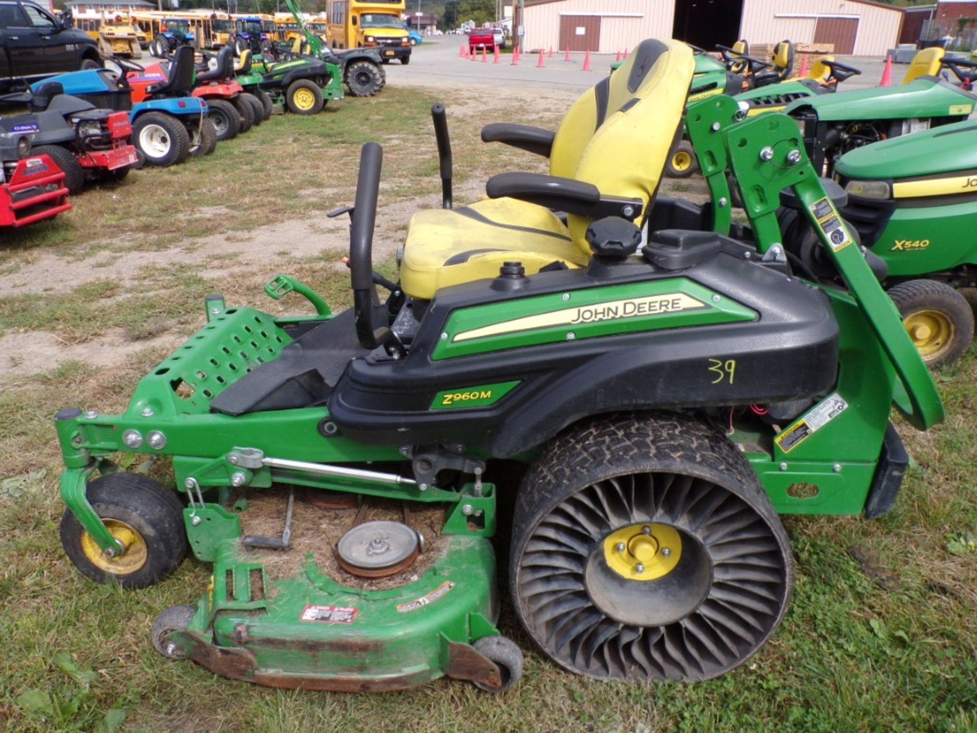 John Deere Z960M Z-Track Zero Turn Mower w/60'' Mulch On Demand Deck, Kawasaki Engine, Michelin