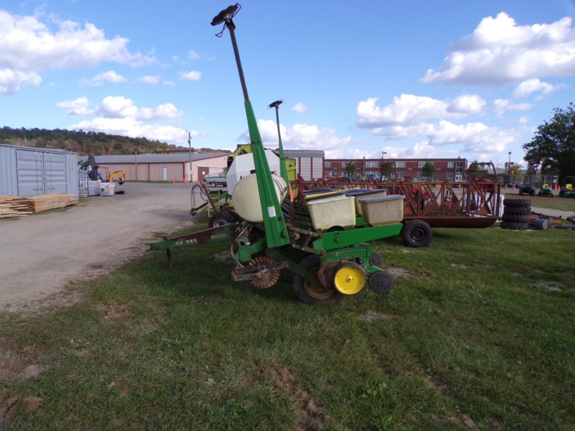 JD 7000, 6-Row, Corn Planter (5547)