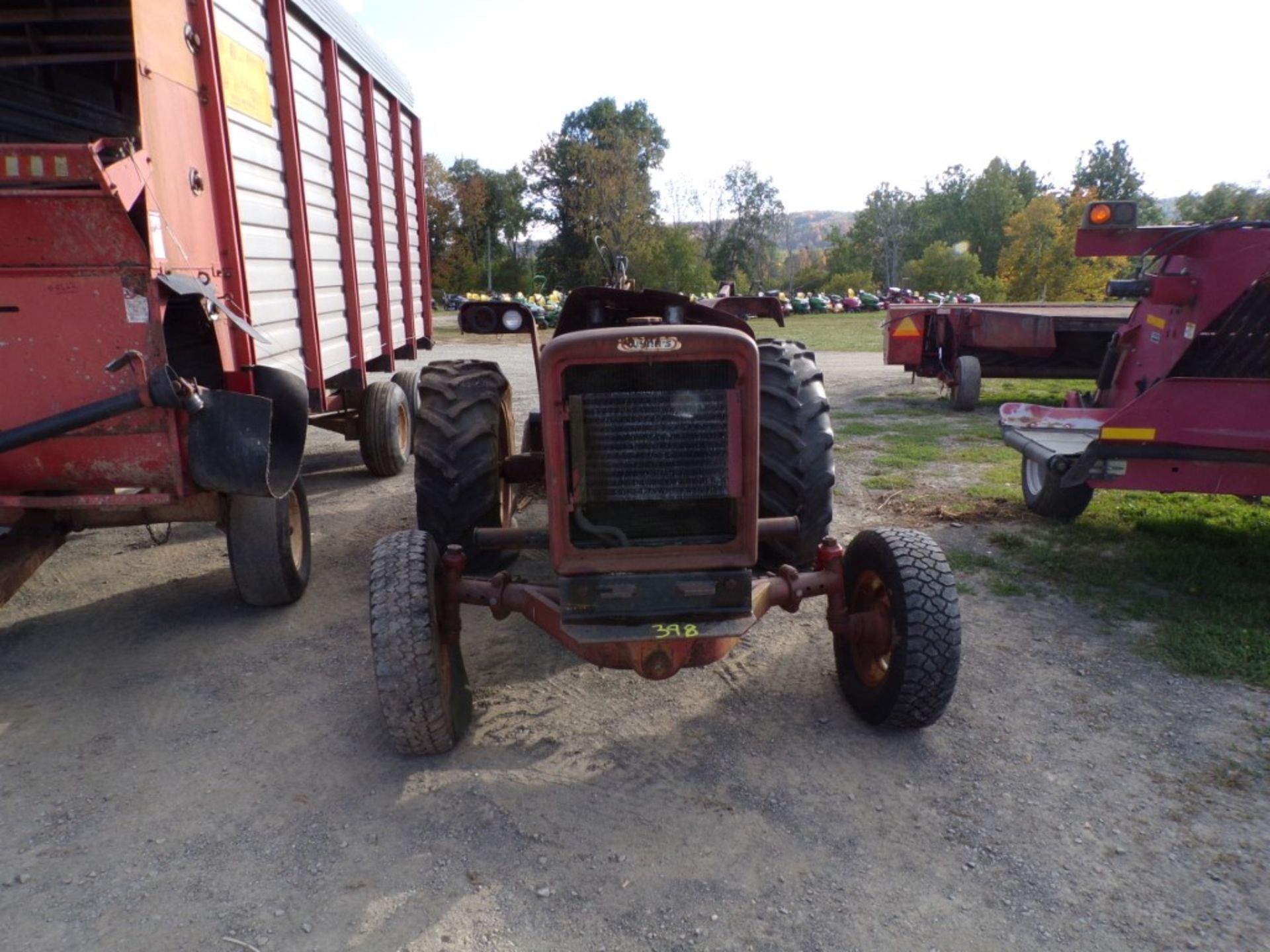 International 656, 2 WD, Tractor For Parts, Repair or Restore, Dsl.. PTO Missing, 3 PT Hitch - Image 2 of 4