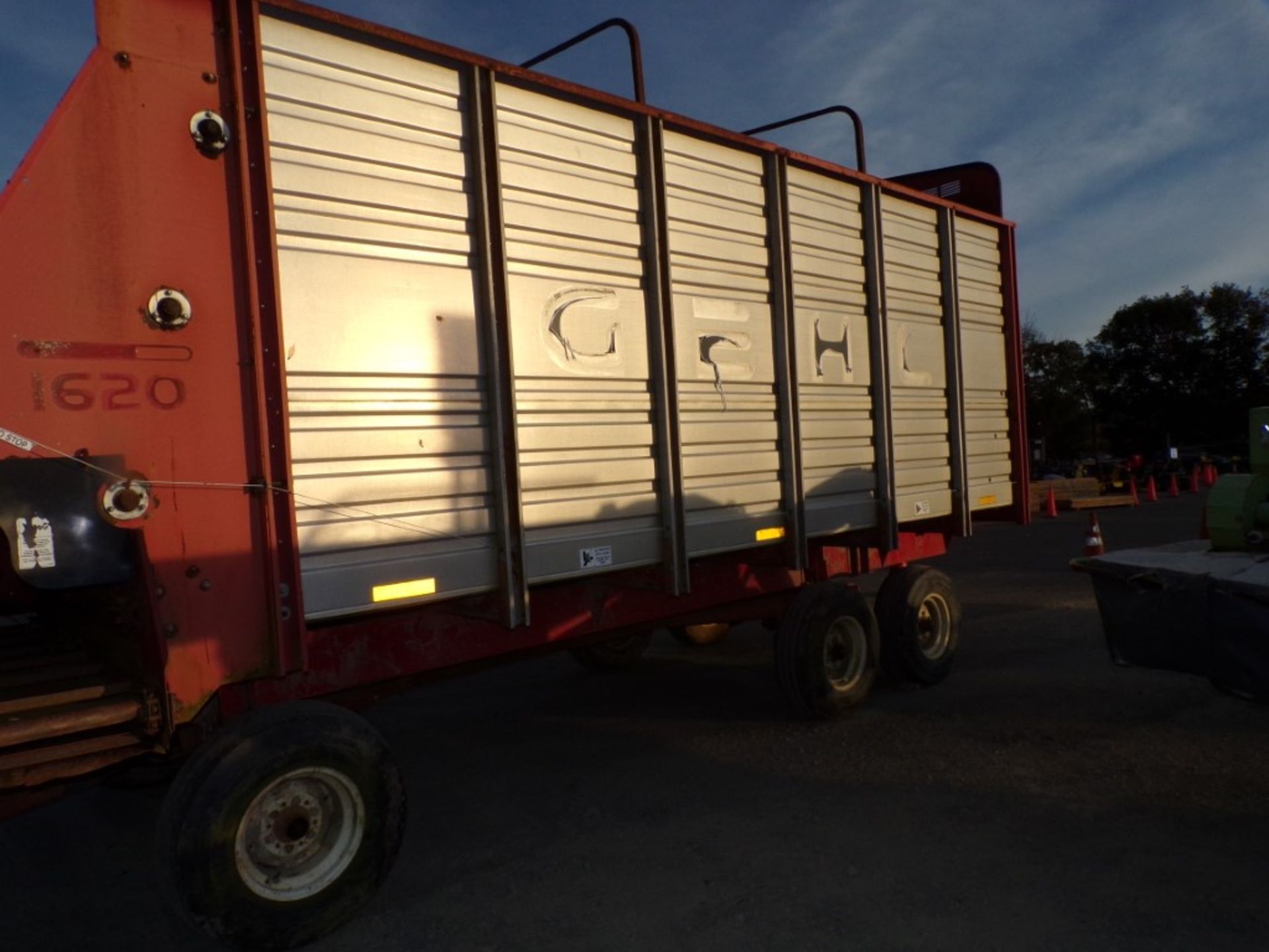 Gehl 1620 Self Unloading Wagon (6141)