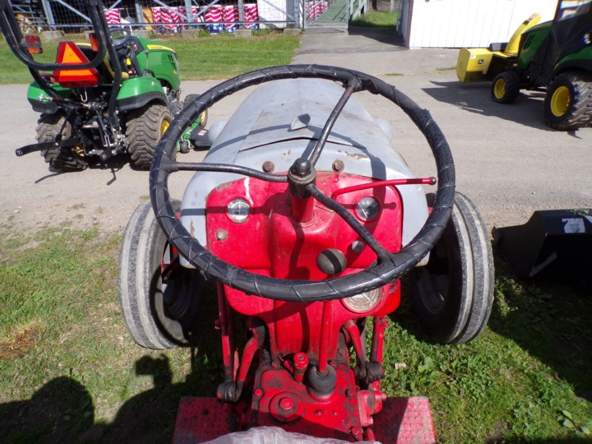 Ford 8N Tractor, Manual Trans. Good Rubber, 2372 Hours, (5434) - Image 4 of 4