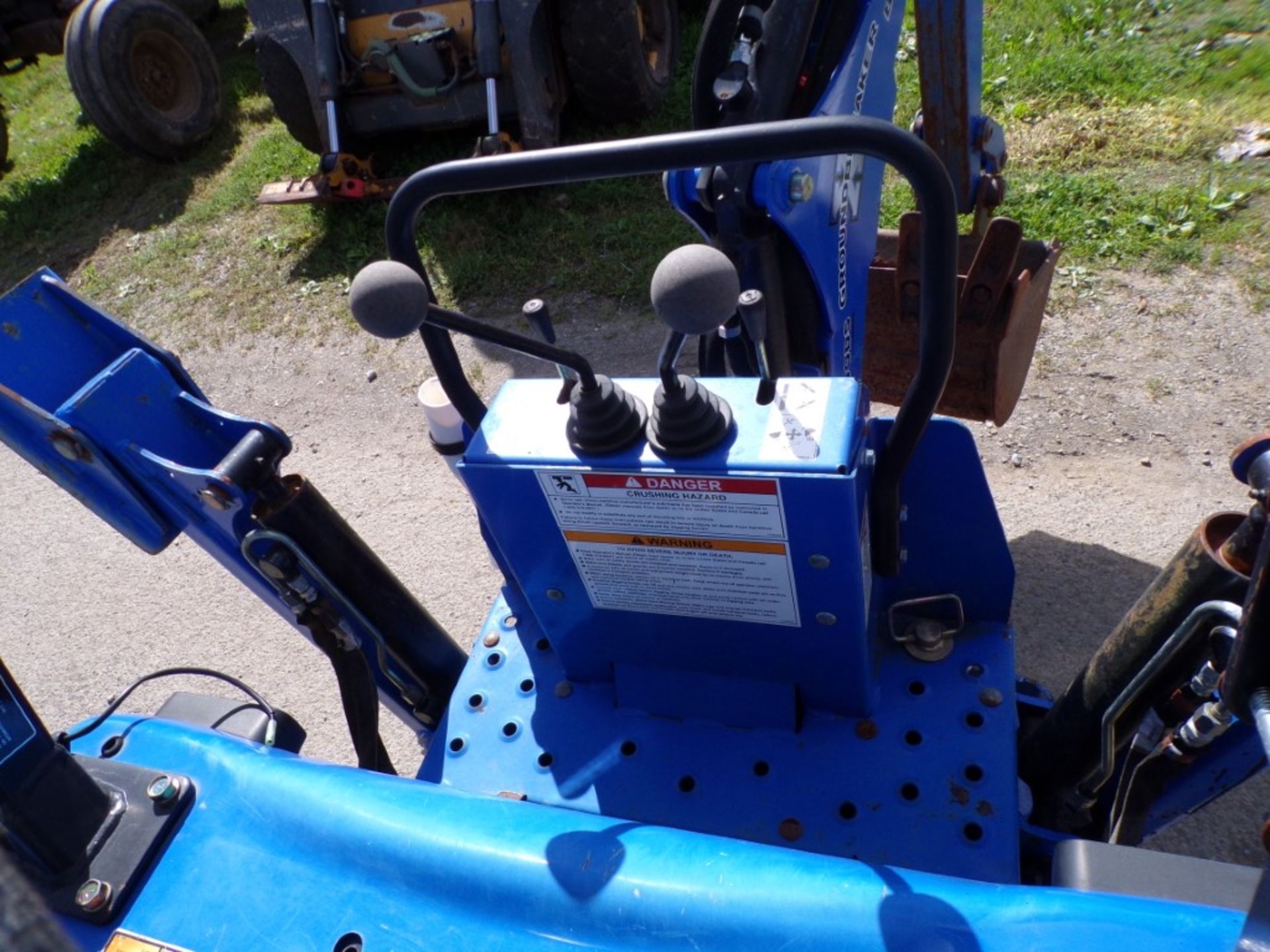 New Holland Boomer 1025 Tractor, 4 WD, Shibaura Dsl. Engine, N.H. 210TL Loader ARms And 48'' Bucket, - Image 6 of 6