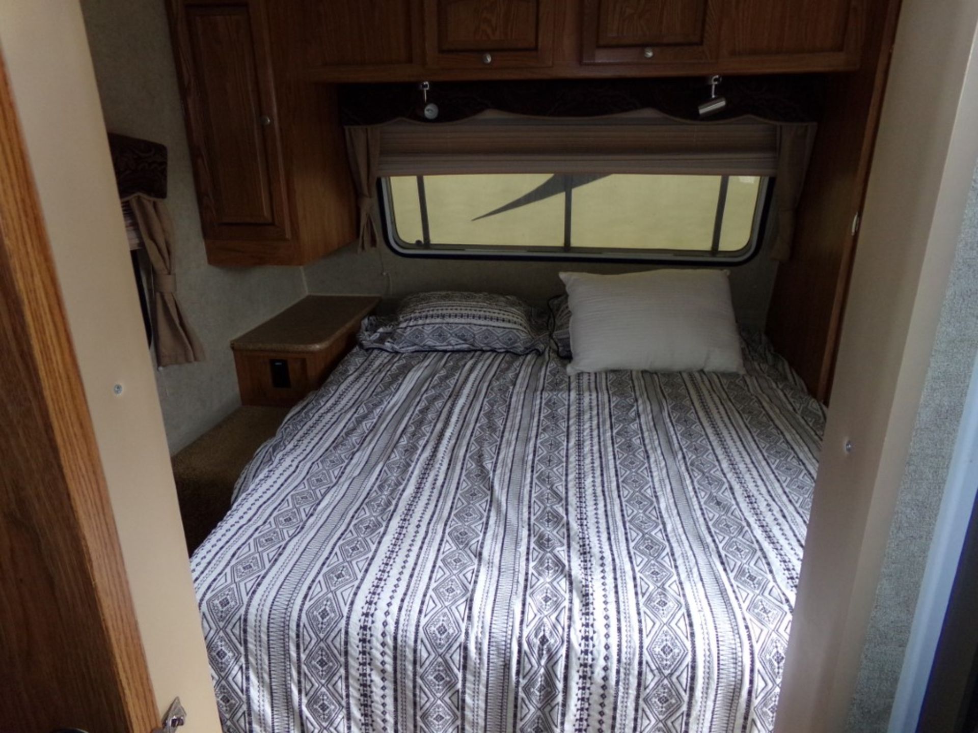 2013 Forest River Rockway Ultra Lite Camper, Approx 28', (1) Big Slide-Out, Approx. 12' Wide, - Image 7 of 7