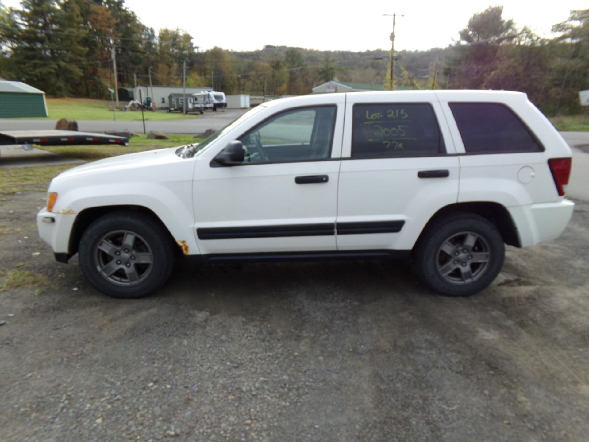 2005 Jeep Grand Cherokee Laredo, 4 x 4 , White, 77,243 miles, Vin # 1J4GR48K25C685765, Air Bag Light