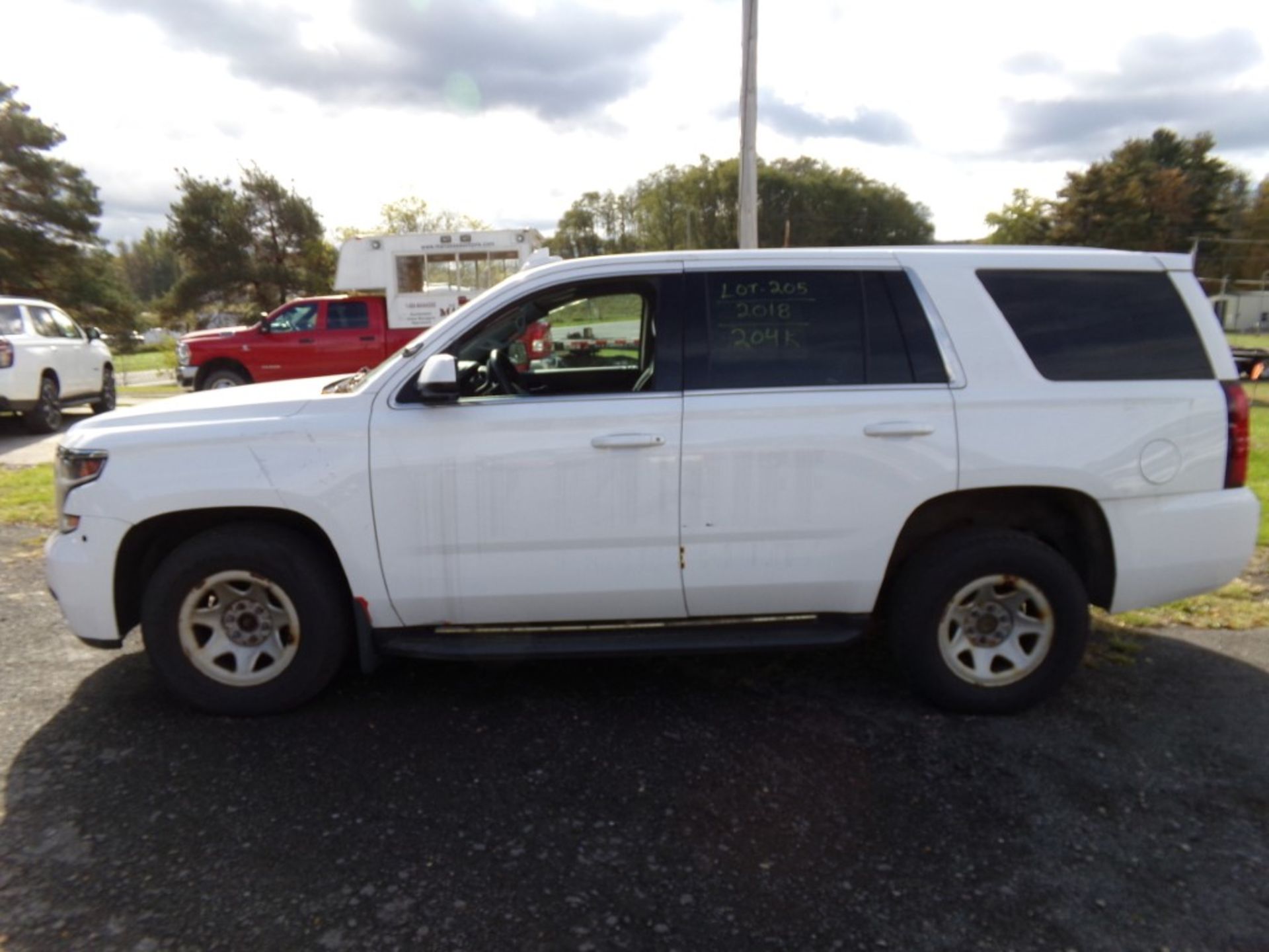 2018 Chevrolet Tahoe Commercial 4x4, White, 204,749 Mi, NEEDS MANIFOLD WORK, FACTORY CENTER
