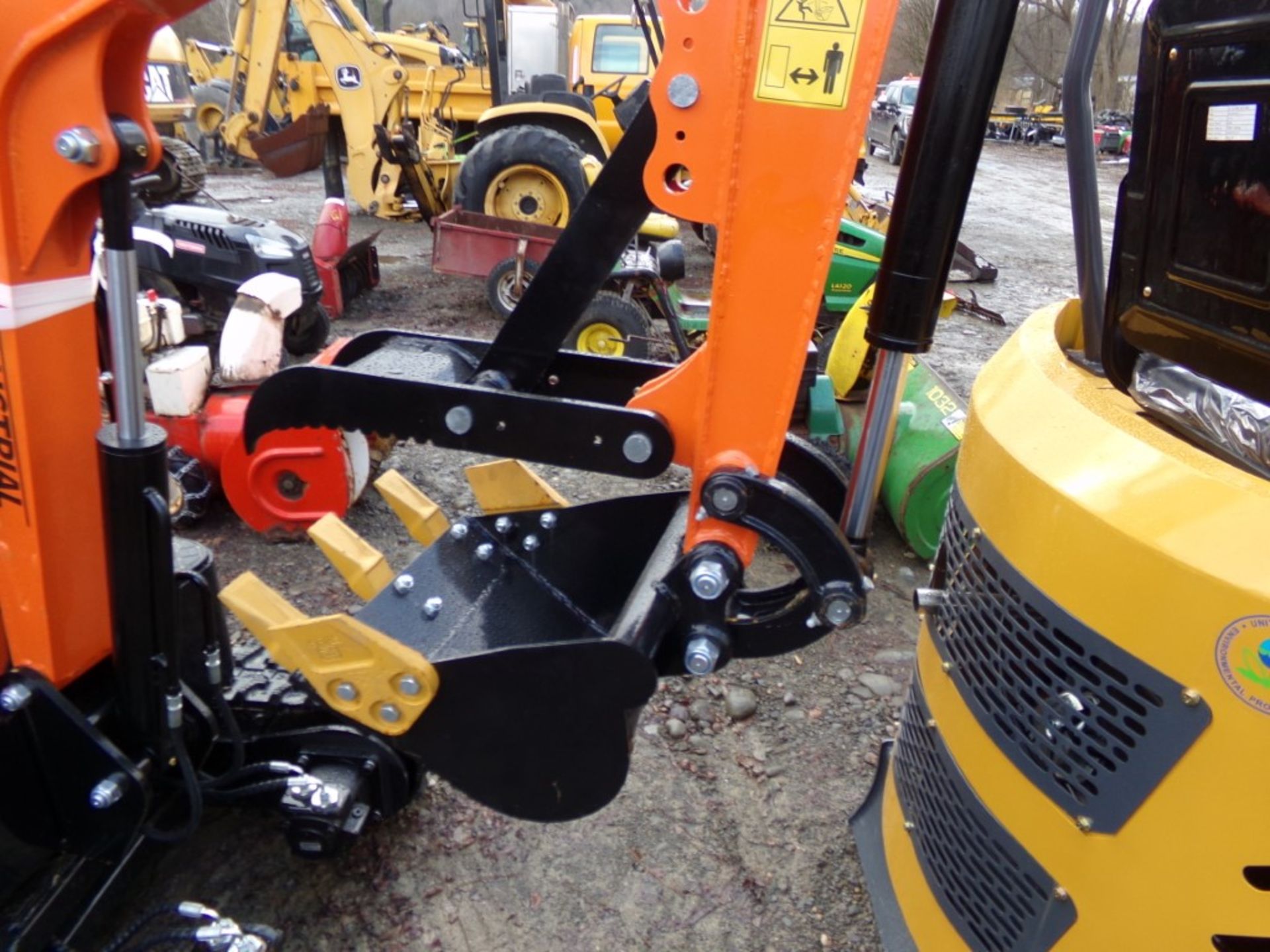 New AGT Industrial QH12 Mini Excavator with Grader Blade, Stationary Thumb, Briggs Gas Engine, - Image 5 of 8