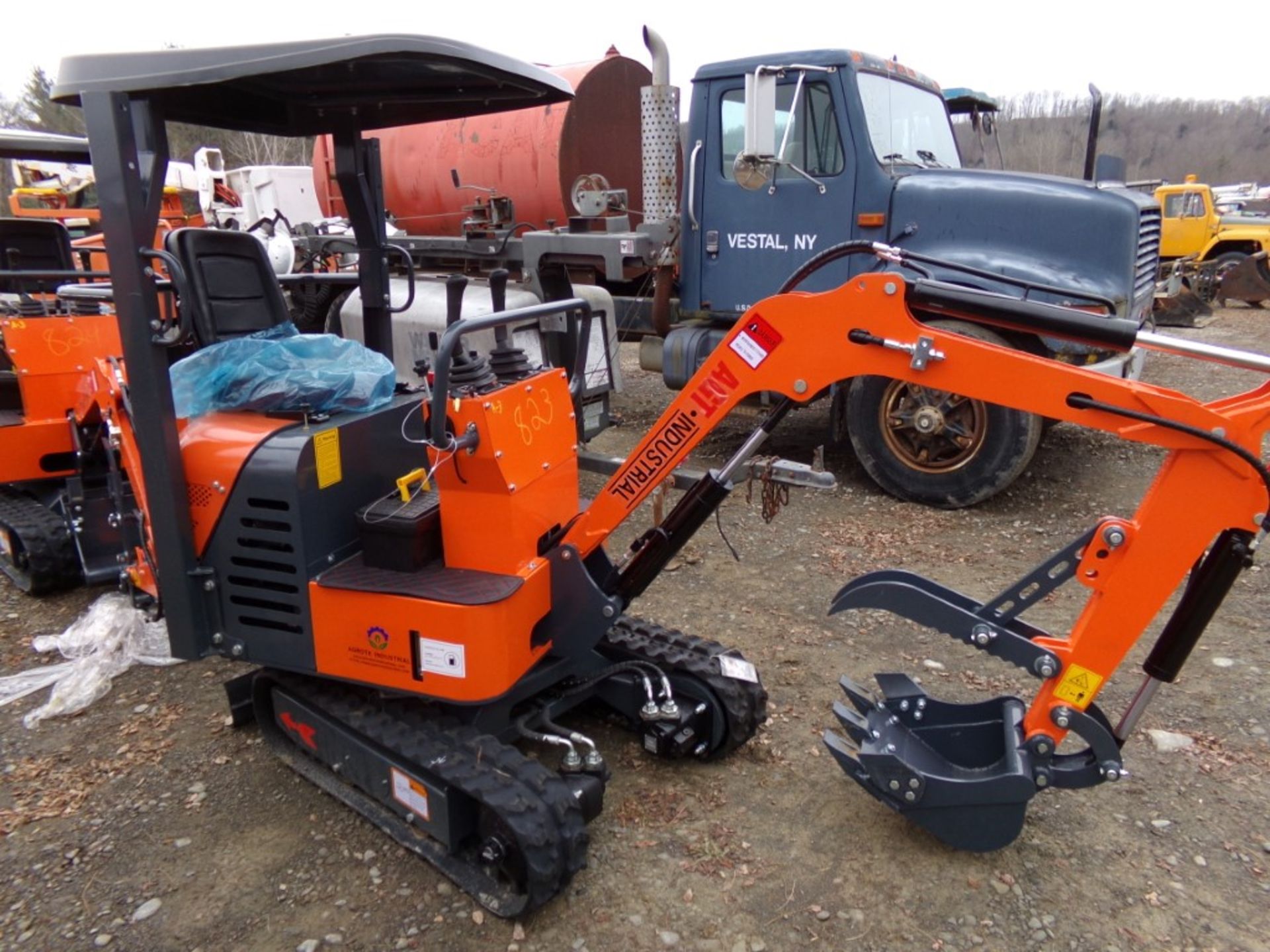 New AGT L12 Mini Excavator with Canopy, Has Manual Thumb, Orange, Ser # 633466 - Image 2 of 4