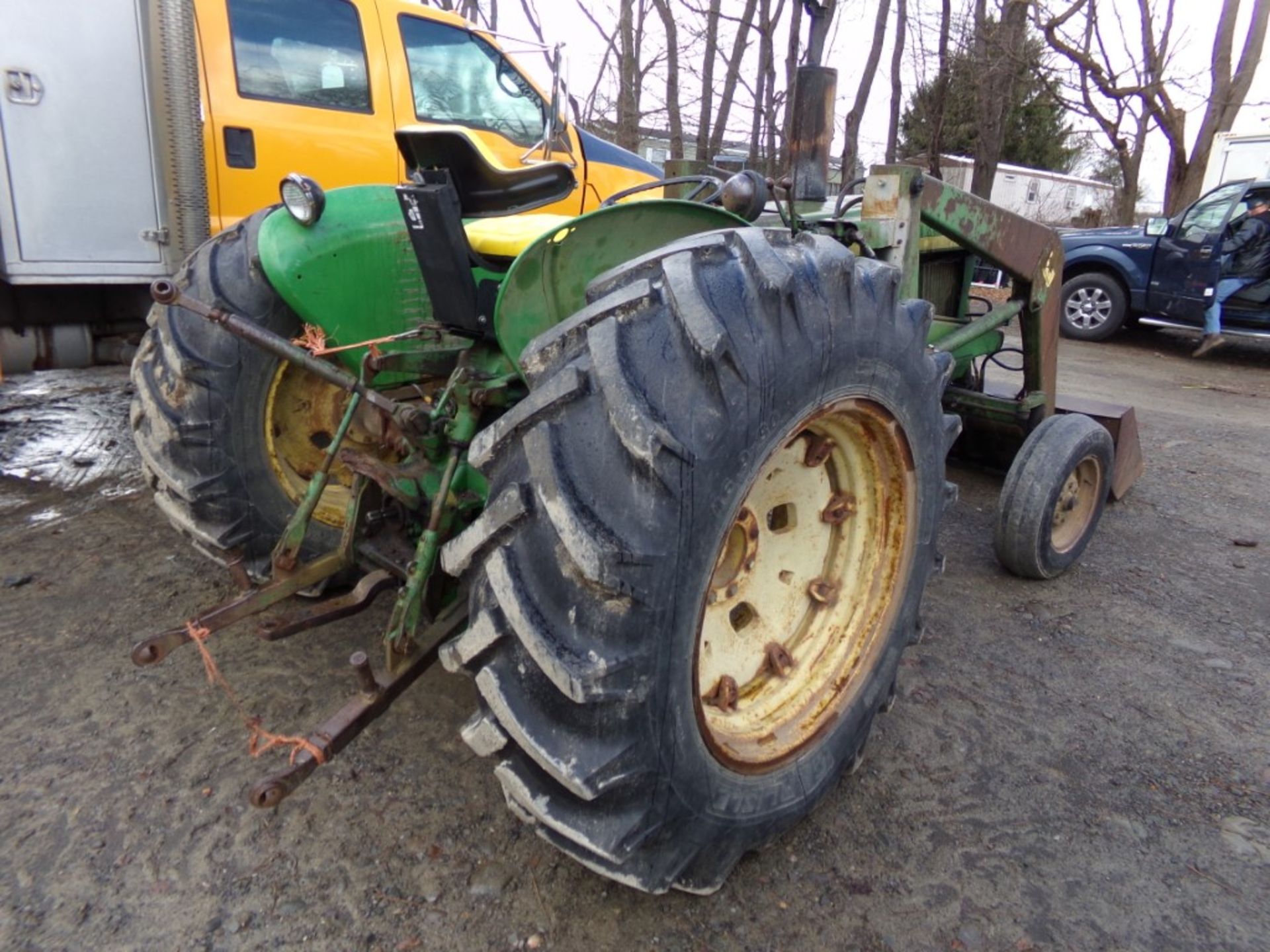 John Deere 2020 with Loader, Gas Engine, Model 48 Loader, PTO, 3pth, Single Remote In Rear, Mid Hyd. - Image 3 of 7