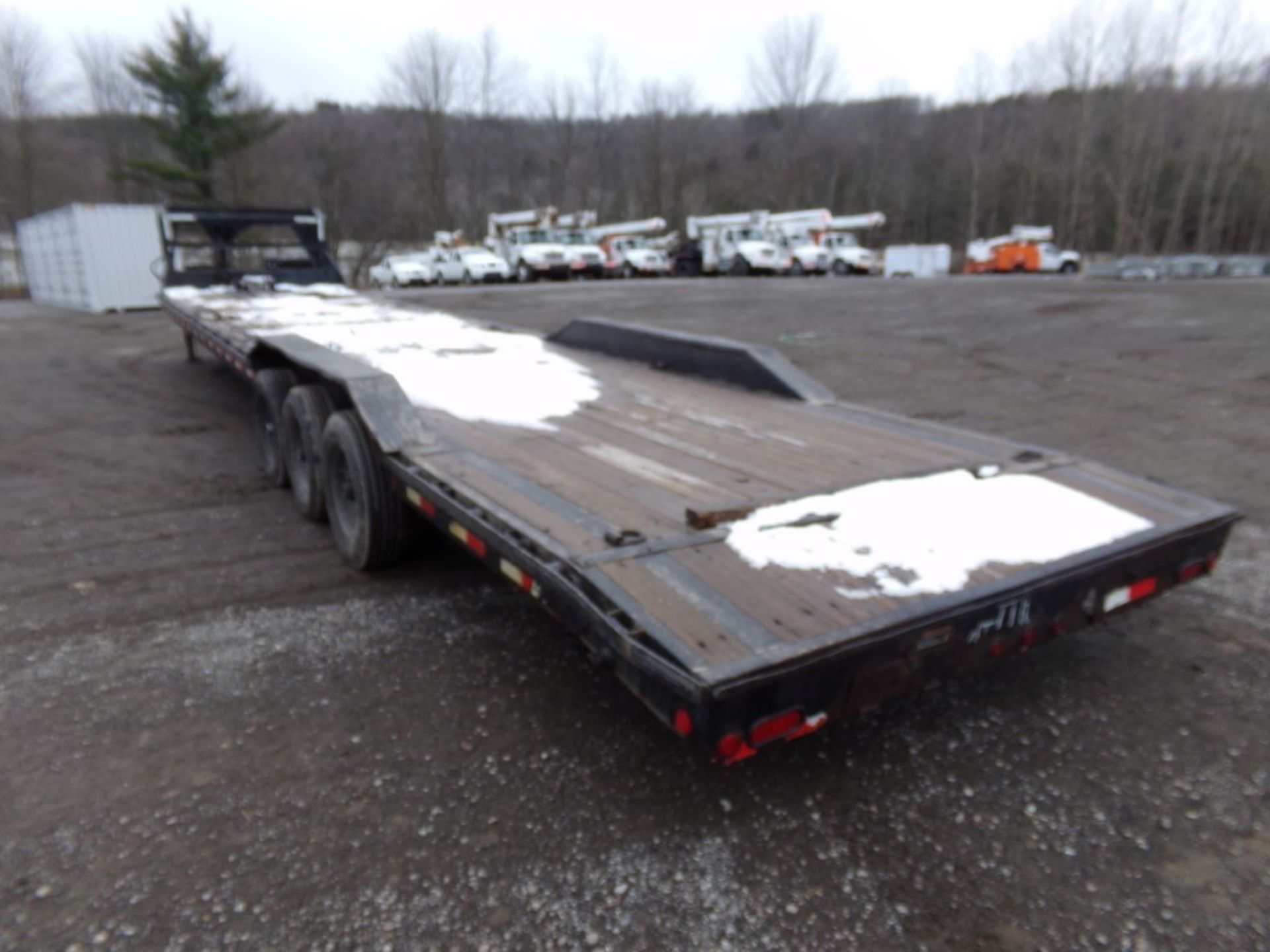 2015 Load Max, 21,000 Gooseneck Car Hauler, Tri-Axle, Wooden Deck, 12,000 Lb Winch, 40'x102'' - Image 4 of 8