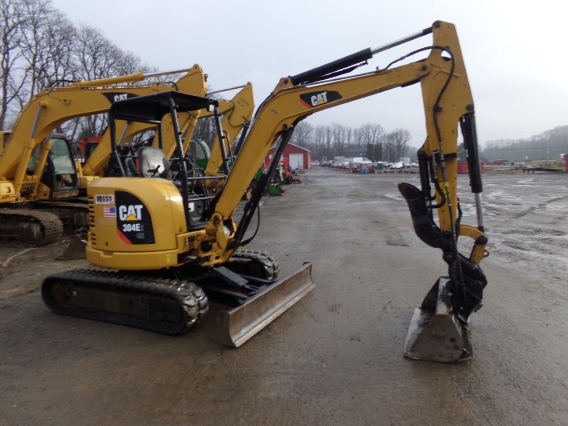 Cat 304E2 CR Mini Excavator, Grader Blade, Hyd. Thumb, w/ 24'' Bucket, 4213 Hrs, Almost New Tires,