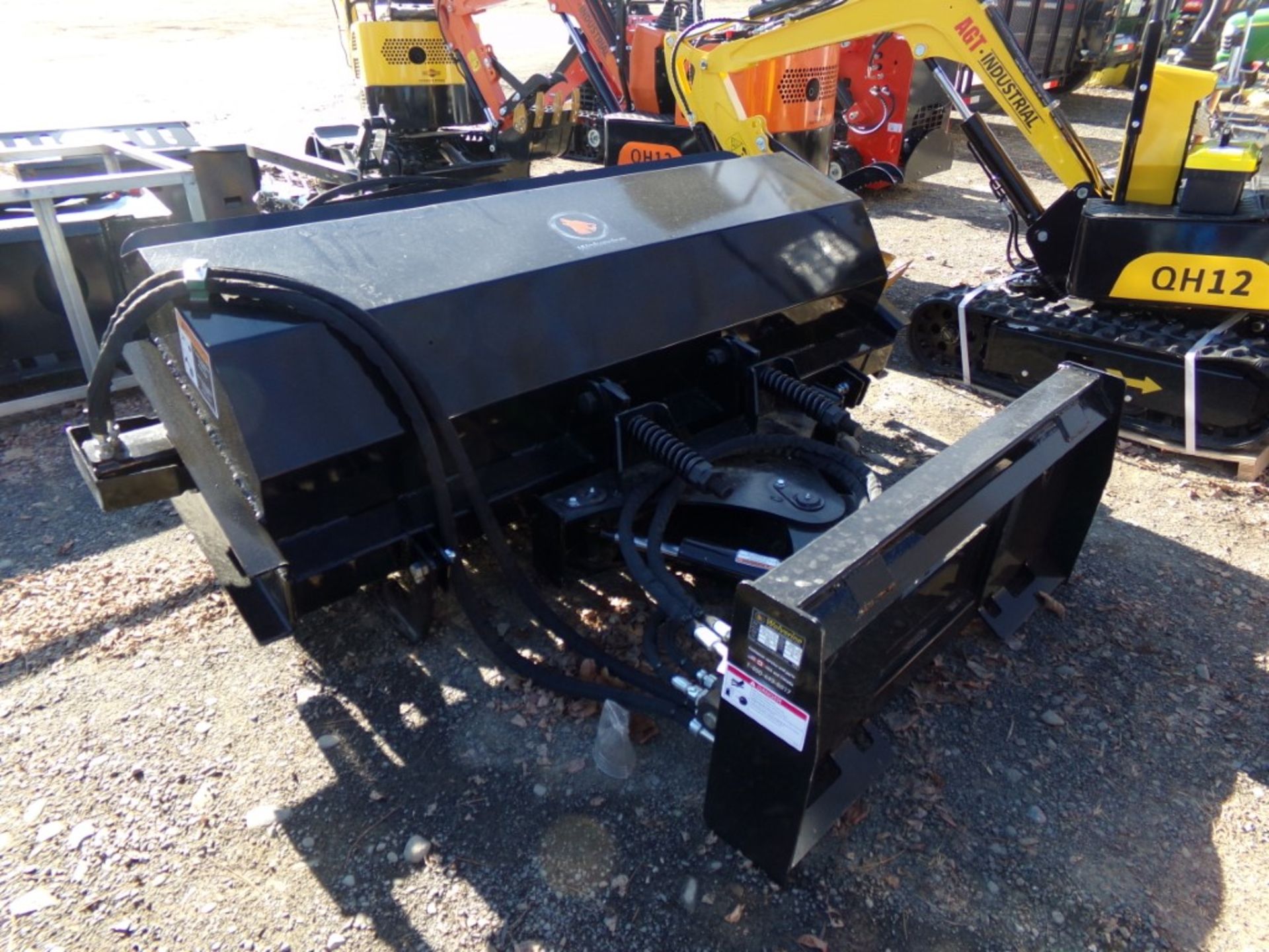 New Wolverine Model PAB-11-72W 72'' Hydraulic Sweeper for Skid Steer Loader