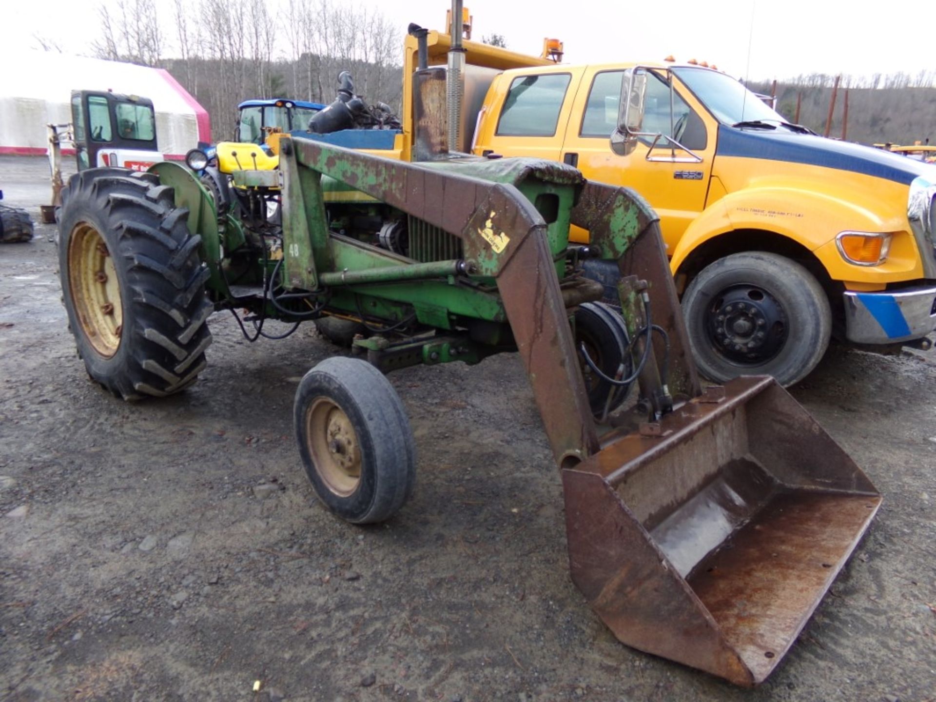 John Deere 2020 with Loader, Gas Engine, Model 48 Loader, PTO, 3pth, Single Remote In Rear, Mid Hyd. - Image 4 of 7