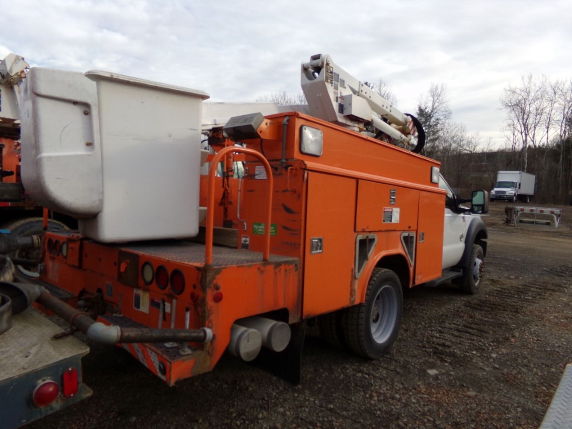 2011 Ford F550, Bucket Truck, 35' Altec Boom, 6.7 Powerstroke Dsl., Auto, Orange Service Body, 19, - Image 2 of 5