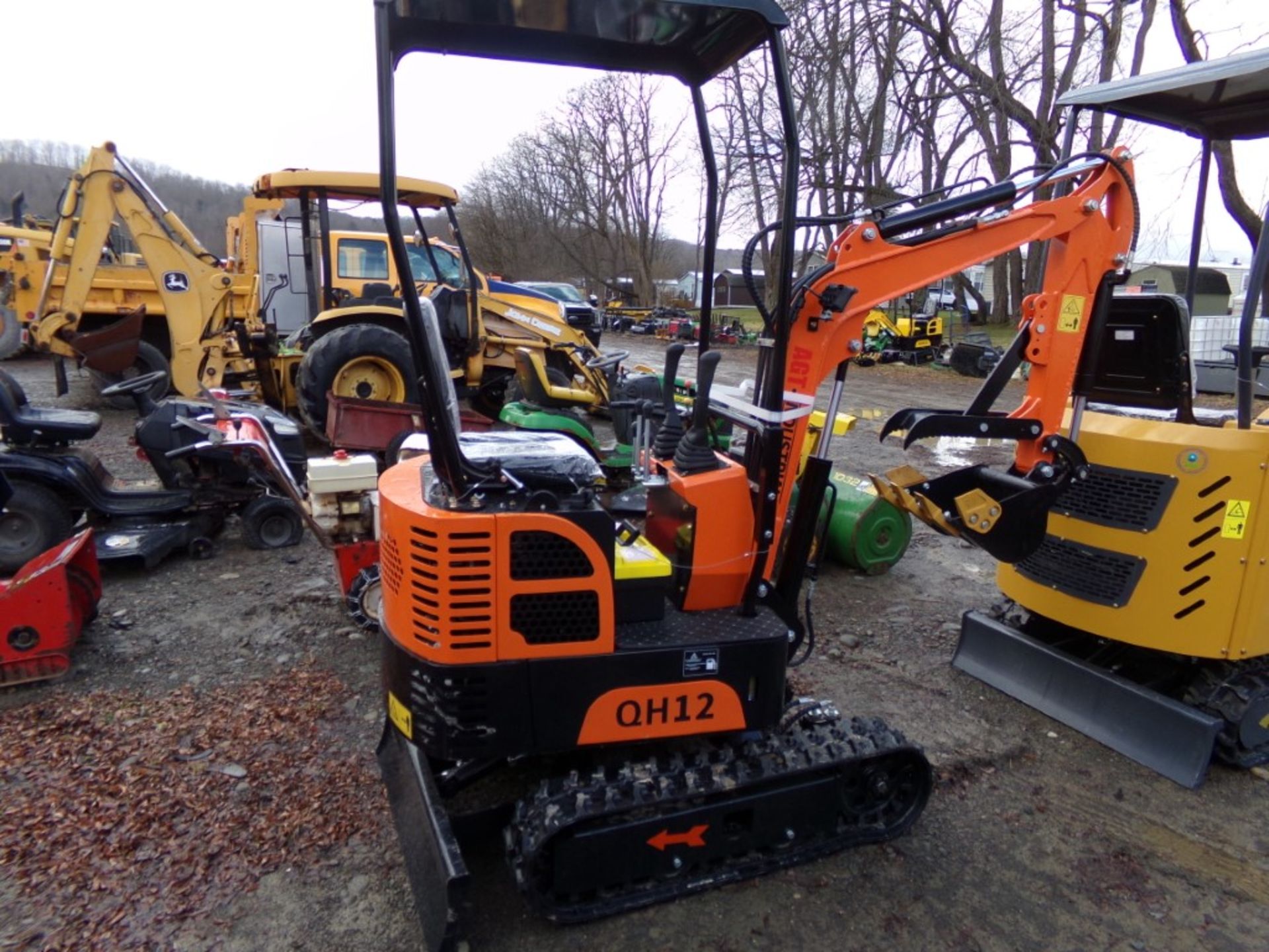 New AGT Industrial QH12 Mini Excavator with Grader Blade, Stationary Thumb, Briggs Gas Engine, - Image 3 of 8