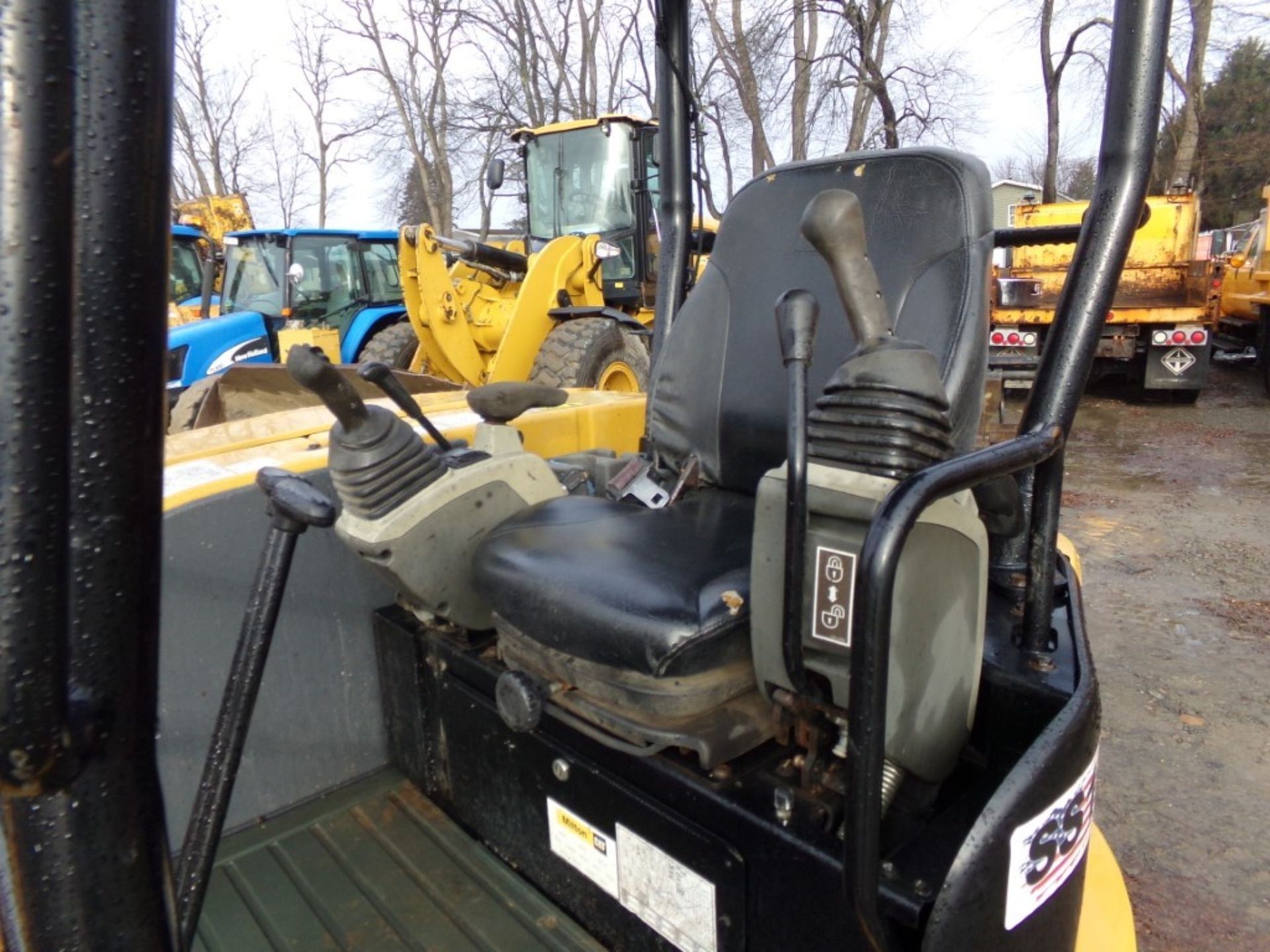 Cat 304E2 CR Mini Excavator, Grader Blade, Hyd. Thumb, w/ 24'' Bucket, 4213 Hrs, Almost New Tires, - Image 8 of 10