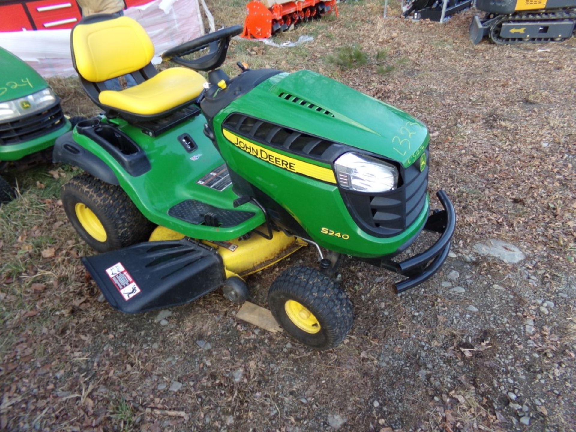 John Deere S-240, Riding mower, 42'' Deck, Hydrostatic, 142 Hours, s/n 011361 - Image 2 of 2