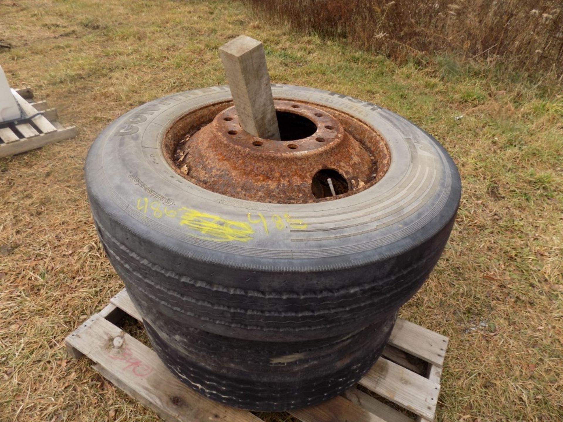 24.5 Mtd Trailer Tires On 10-Lug Rims