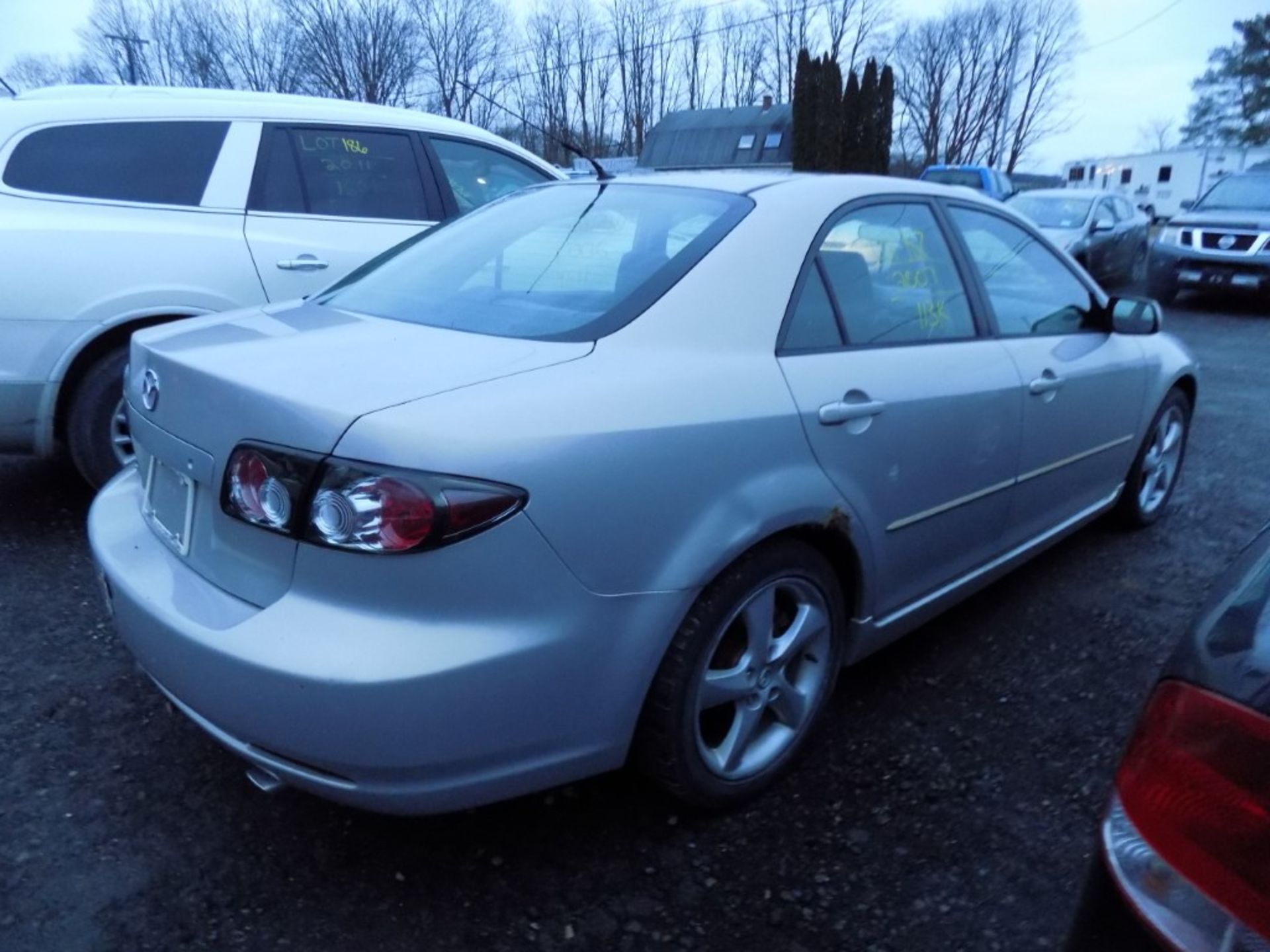 2007 Mazda 6 ISPORT, Gray, 113,059 Miles, VIN#: 1YVHP80CX75M20153, SMALL DENT IN FENDER, INTERIOR - Image 4 of 10