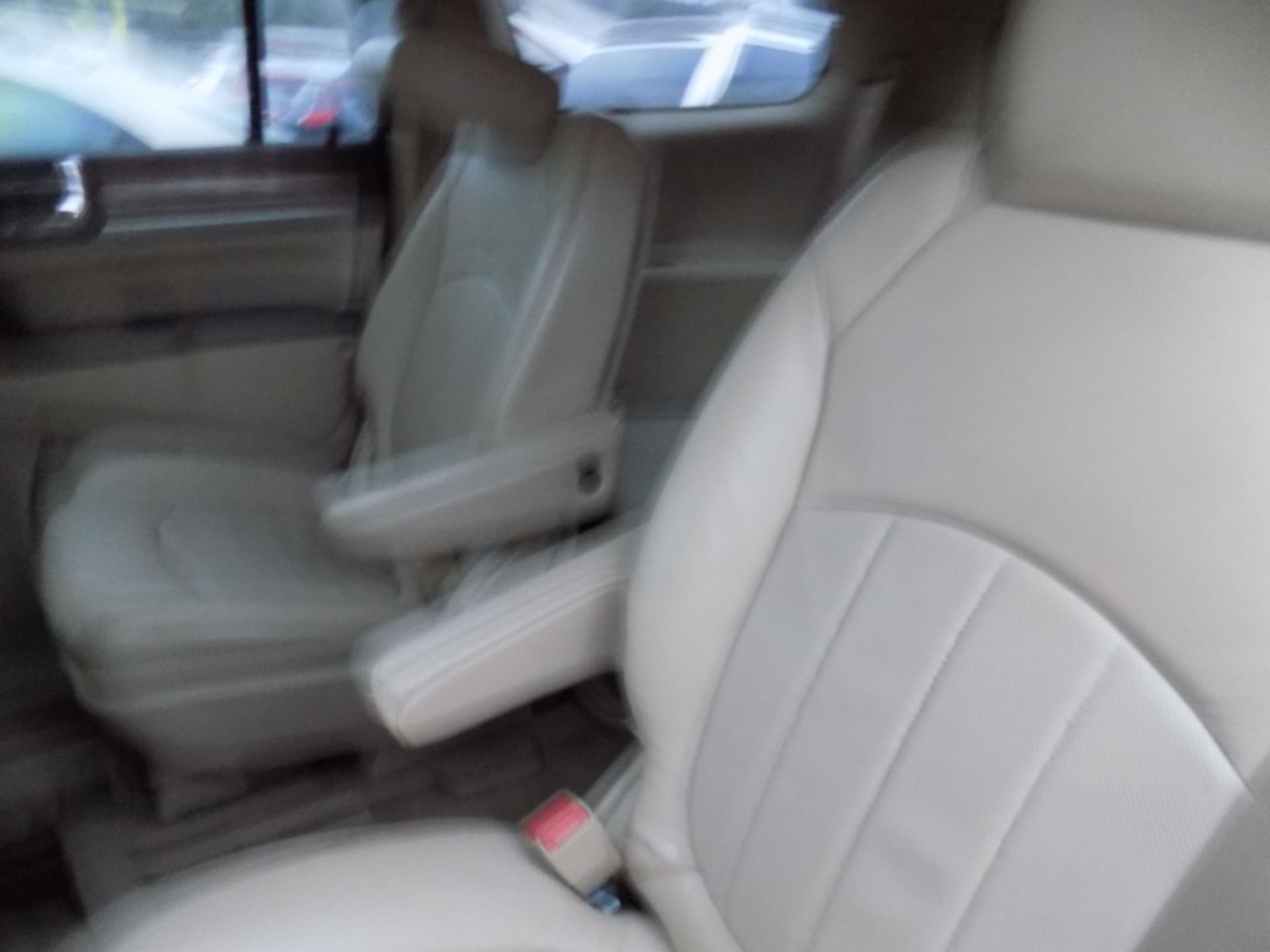 2011 Buick Enclave CXL-1, Leather, Sunroof, Front Wheel Drive, White, 160,845 Mi, PASSENGER FRONT - Image 12 of 13