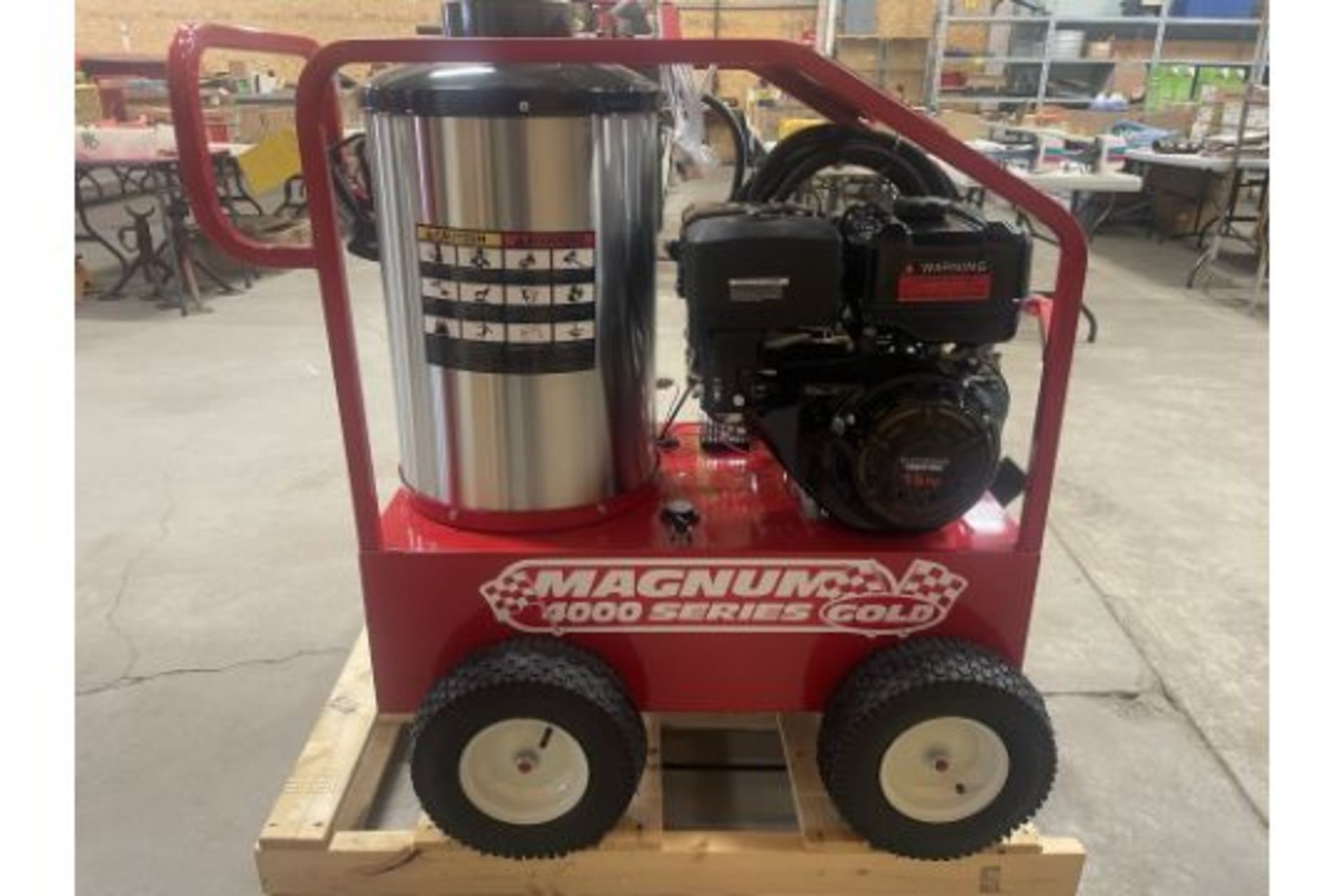 EASY KLEEN MAGNUM 4000 HOT WATER PRESSURE WASHER, - NOTE "NO OIL IN ENGINE OR PUMP" - Image 5 of 9