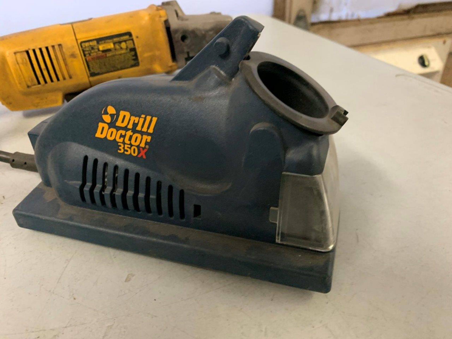 DEWALT 4.5" ELEC. ANGLE GRINDER AND DRILL DOCTOR 350X BIT SHARPENER - Image 3 of 3