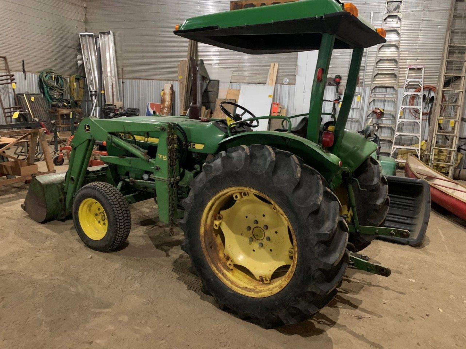 JOHN DEERE 950 TRACTOR, 2WD, PTO, 3-PT, HITCH, FEL, 1909.4 HRS SHOWING, S/N 0950S012992CH, TIRE