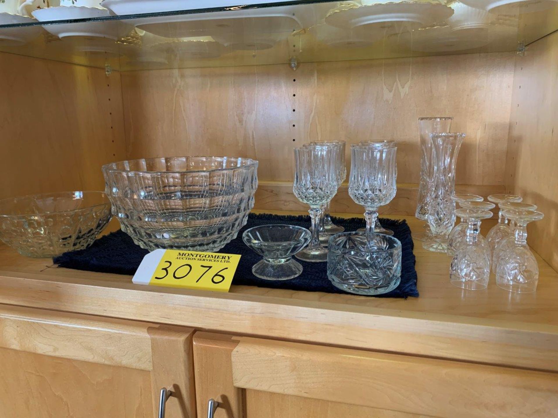 L/O ASSORTED CRYSTAL STEMWARE, PLATTERS, BOWLS, ETC.