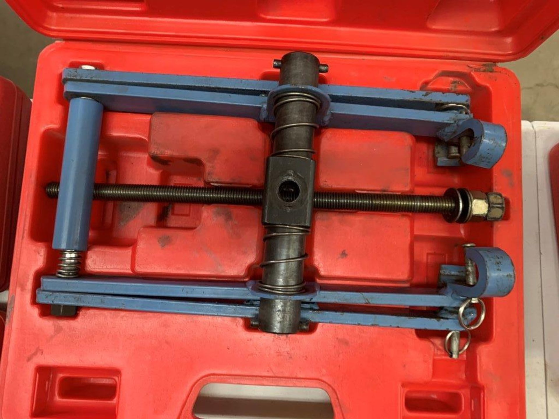 UNIVERSAL STRUT SPRING COMPRESSOR - Image 2 of 3