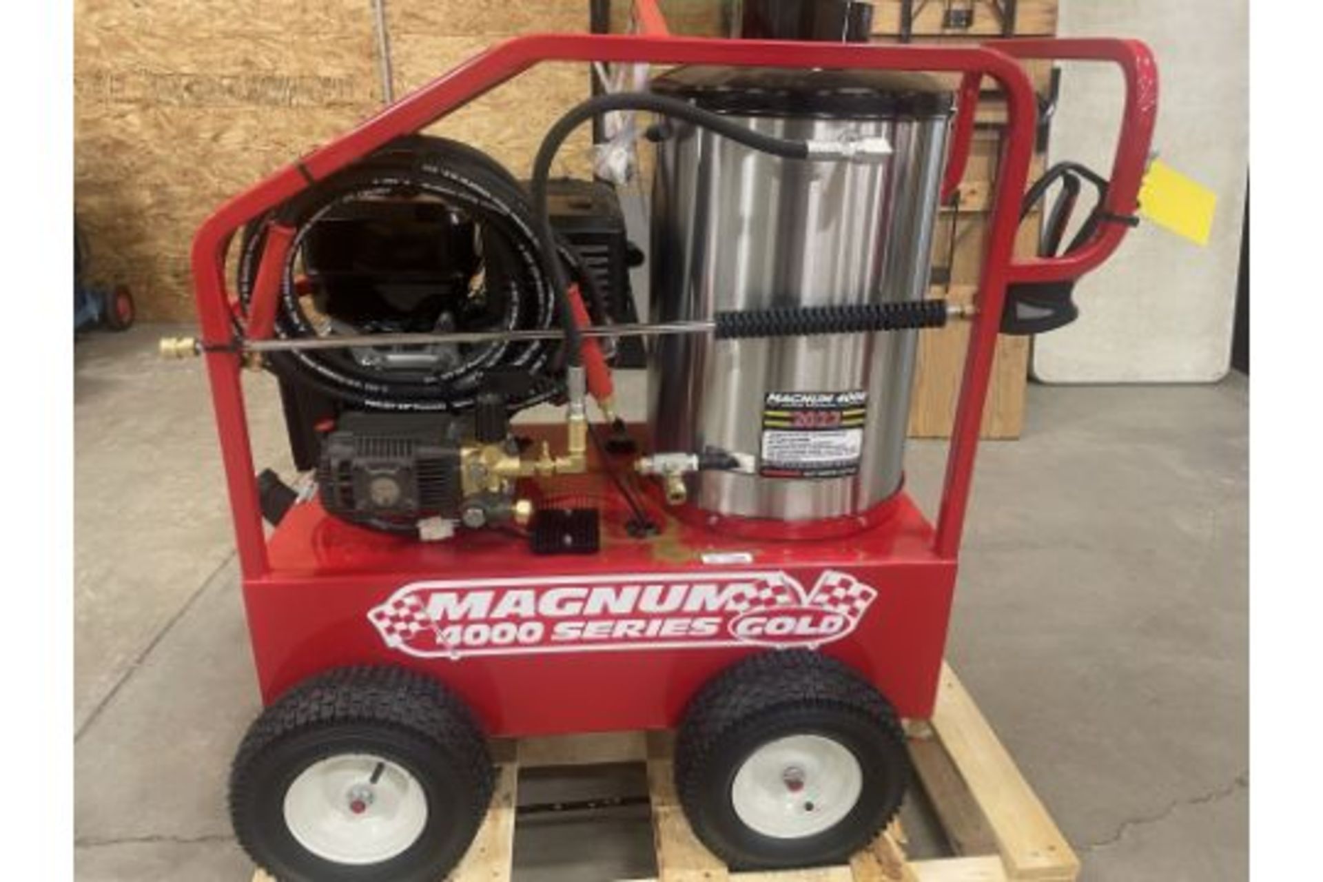 EASY KLEEN MAGNUM 4000 HOT WATER PRESSURE WASHER, - NOTE "NO OIL IN ENGINE OR PUMP" - Image 7 of 9